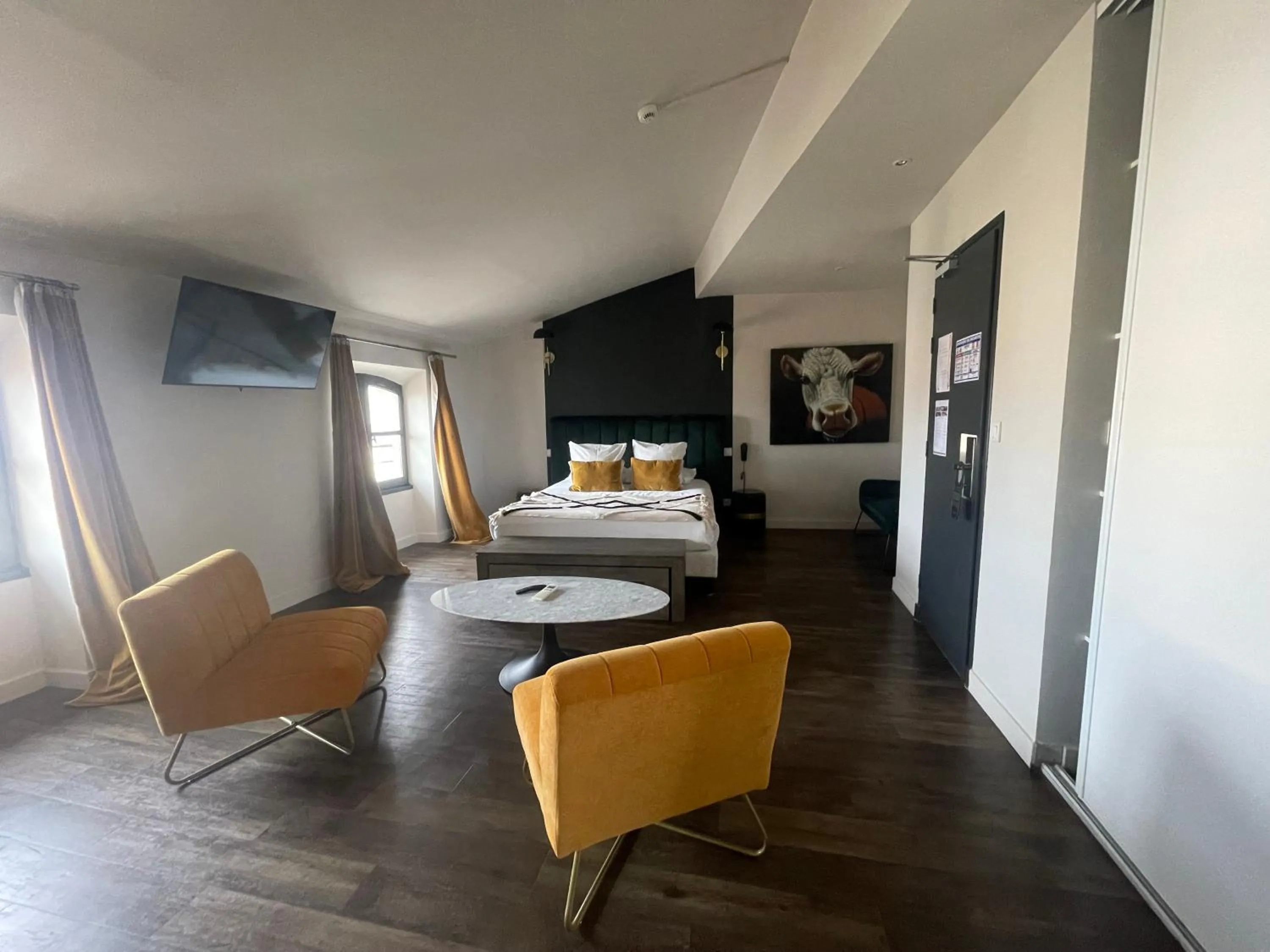 Photo of the whole room, Bed in Le Victoria Boutique Hôtel