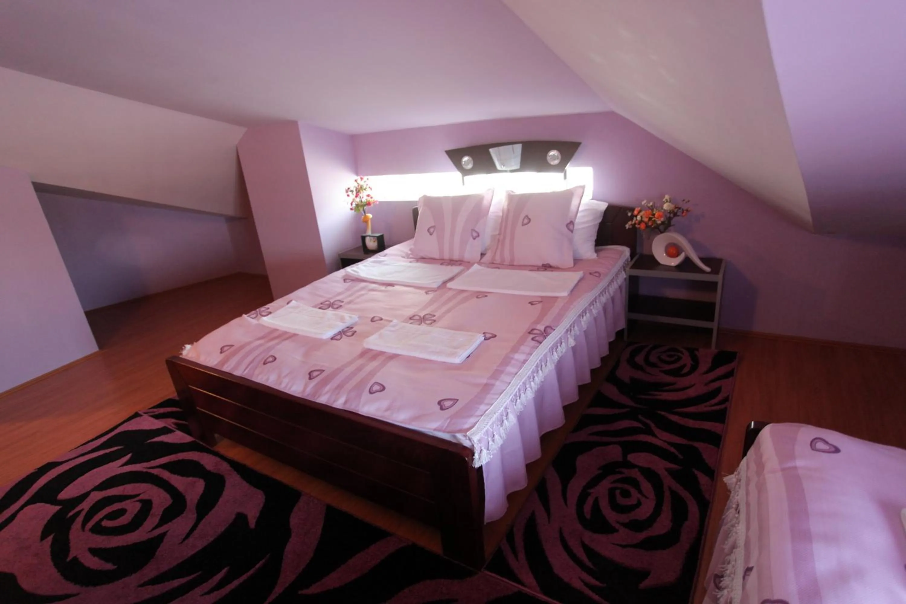 Photo of the whole room, Bed in Villa Atina