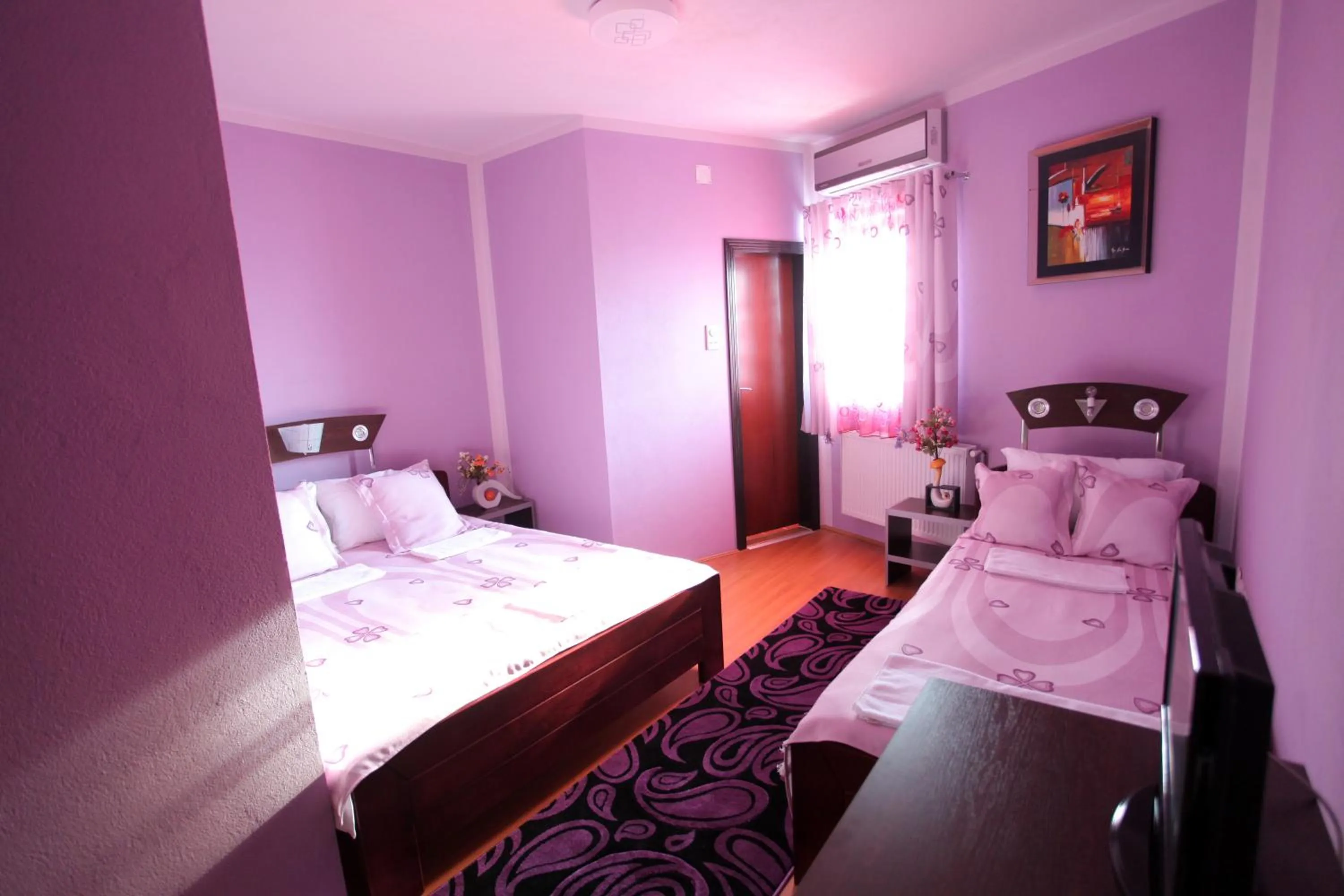 Day, Bed in Villa Atina