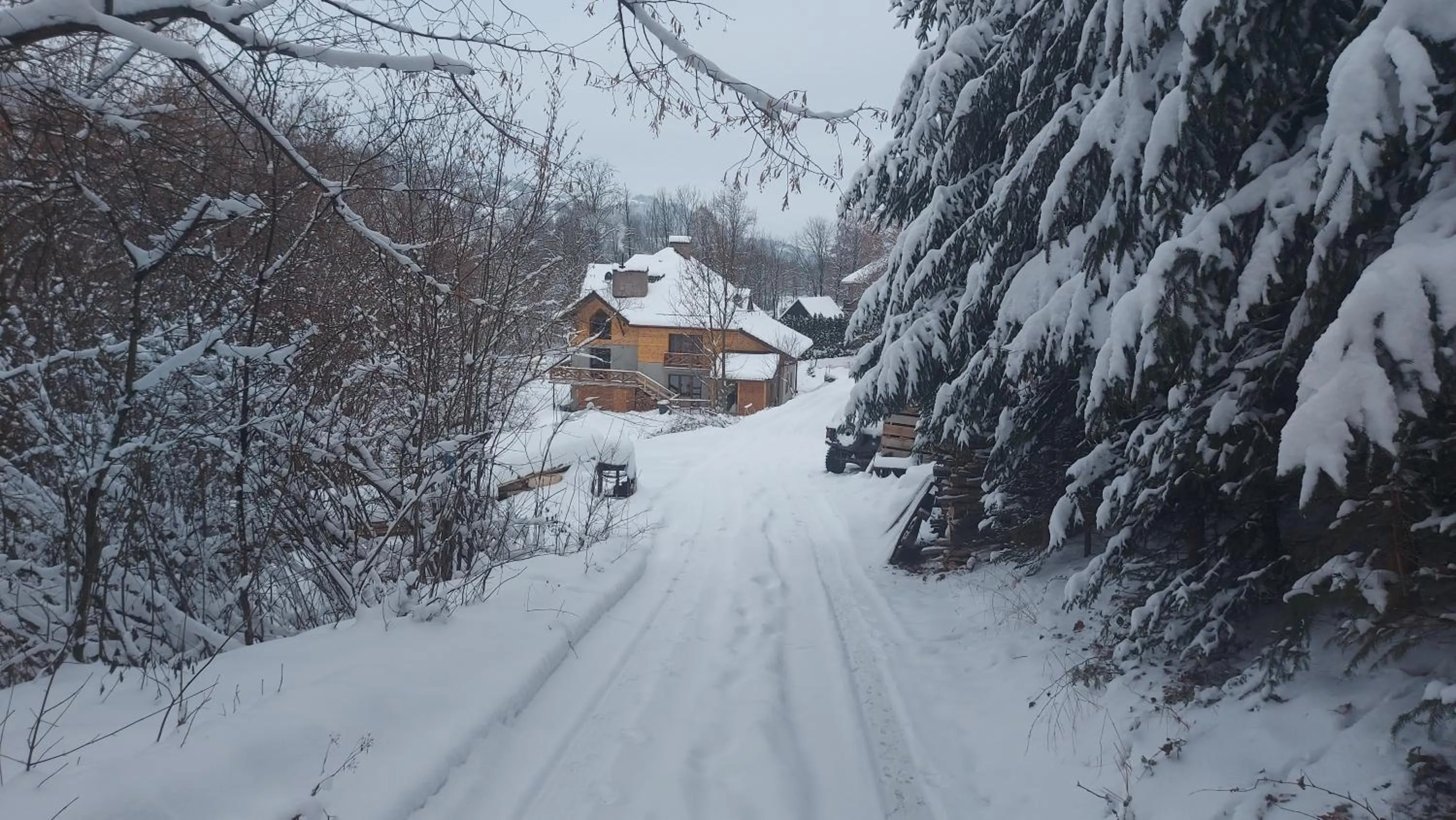 Property building in B&B Emarik