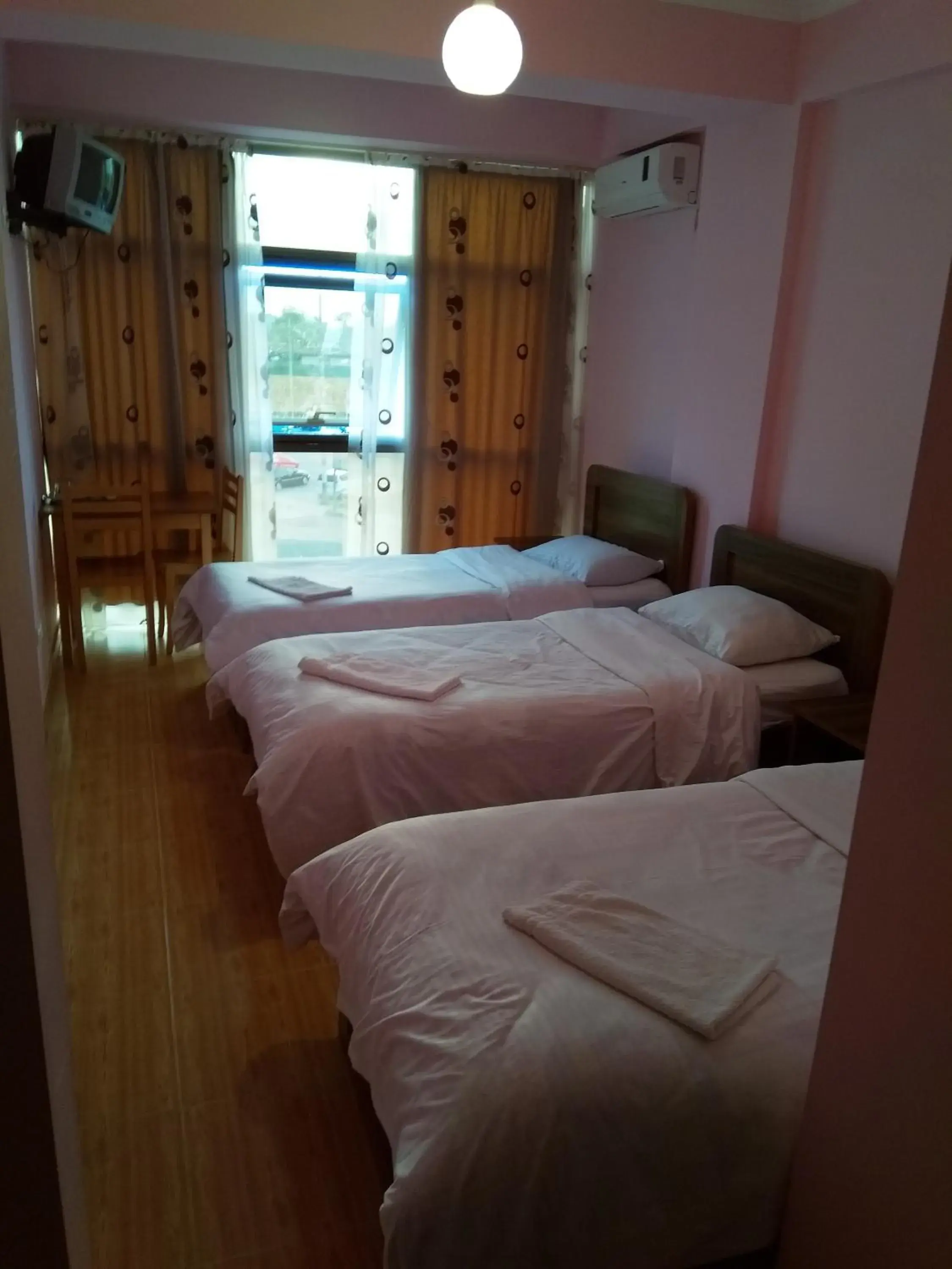 Triple Room in NNN Tourist Triple Room in NNN Tourist
