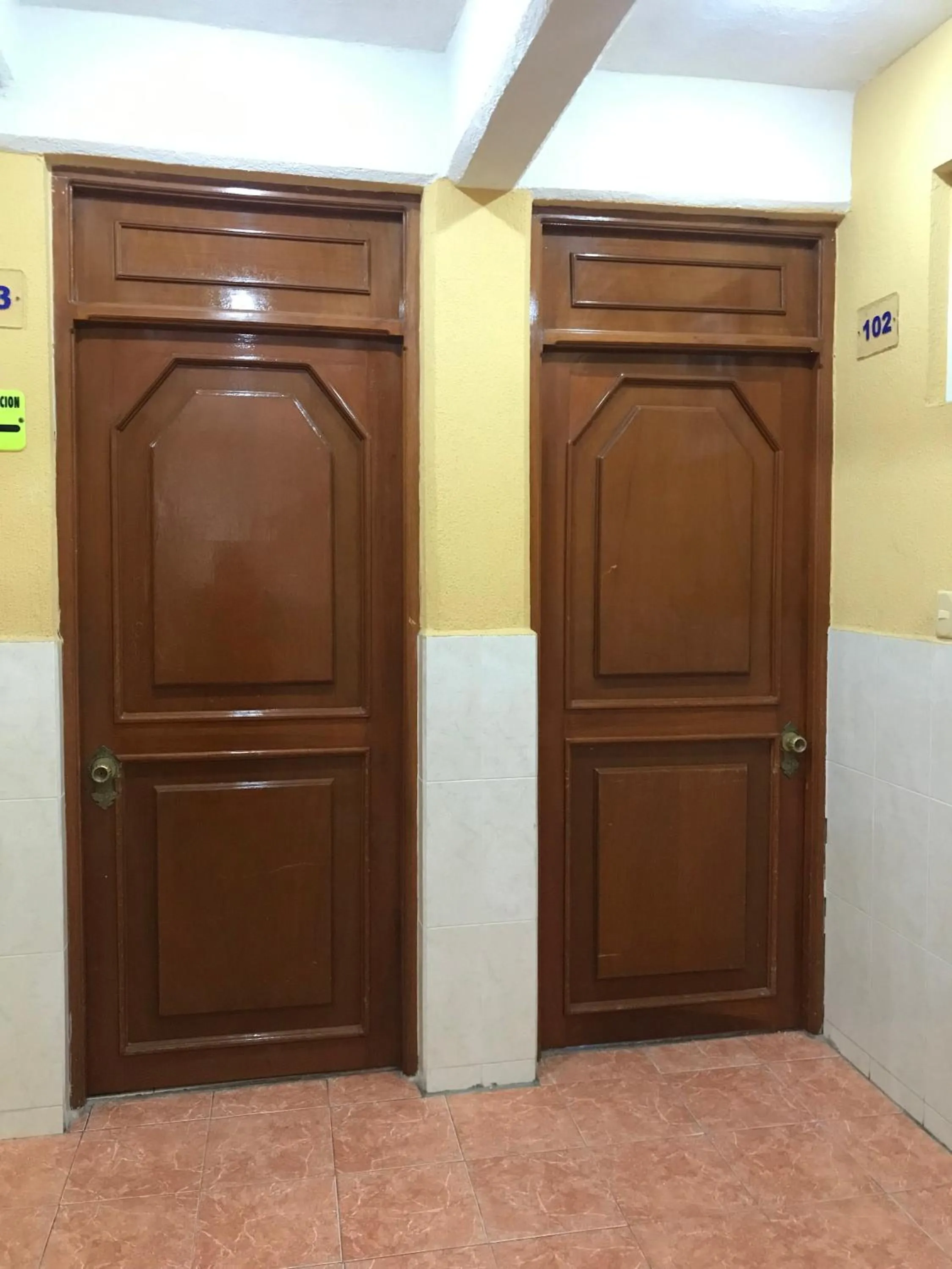 On site in Hotel Dorado a una calle de Playa Regatas y el Malecon