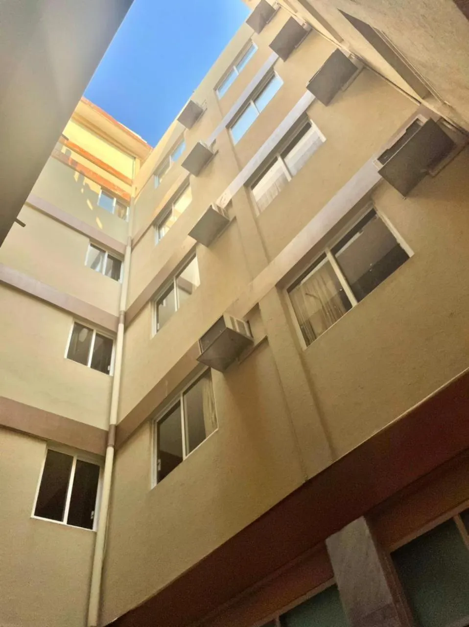 Property building in Hotel Dorado a una calle de Playa Regatas y el Malecon