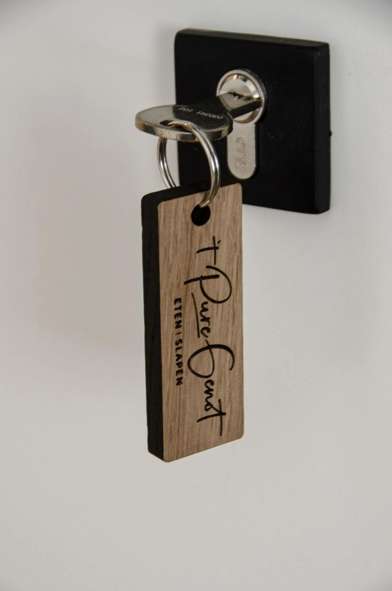 Property logo or sign in 't pure genot