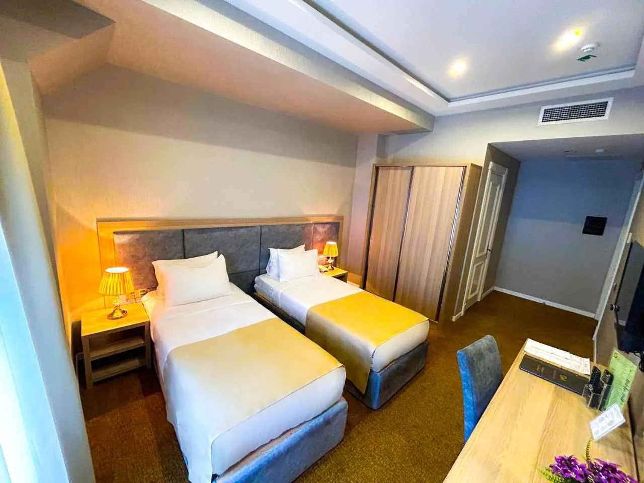 Photo of the whole room, Bed in Grand Midway Hotel