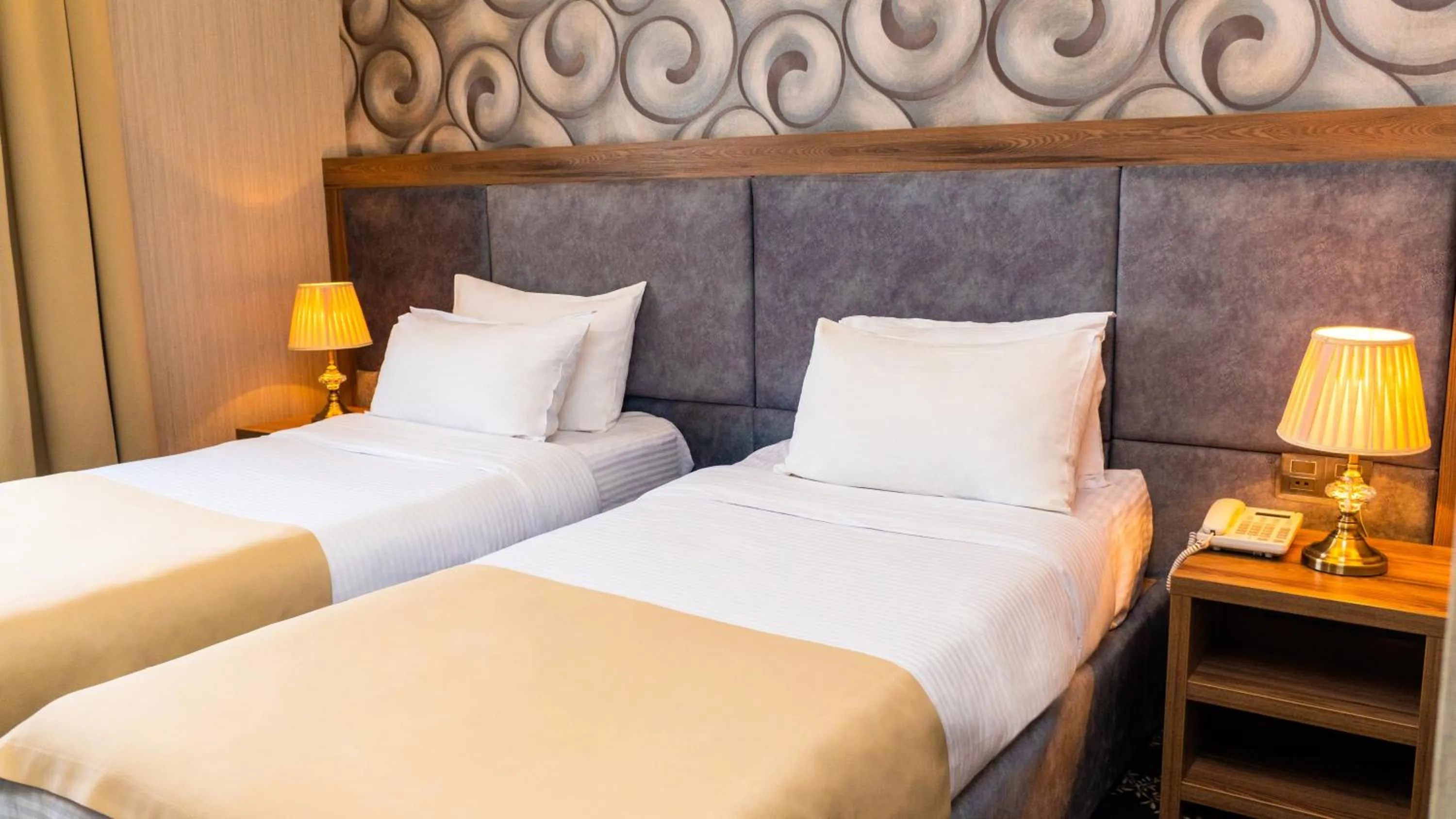 Massage, Bed in Grand Midway Hotel