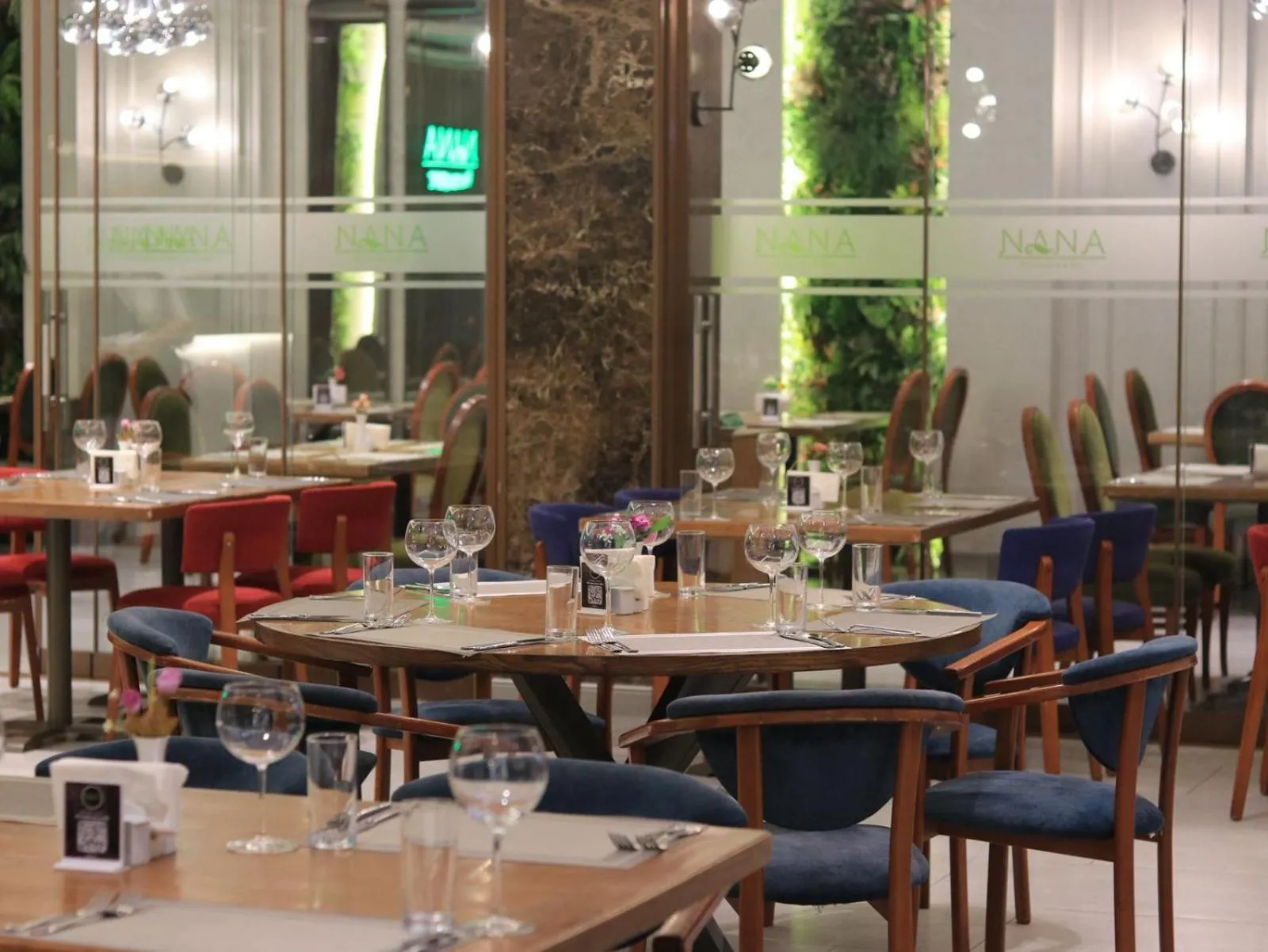 Restaurant/places to eat in Grand Midway Hotel