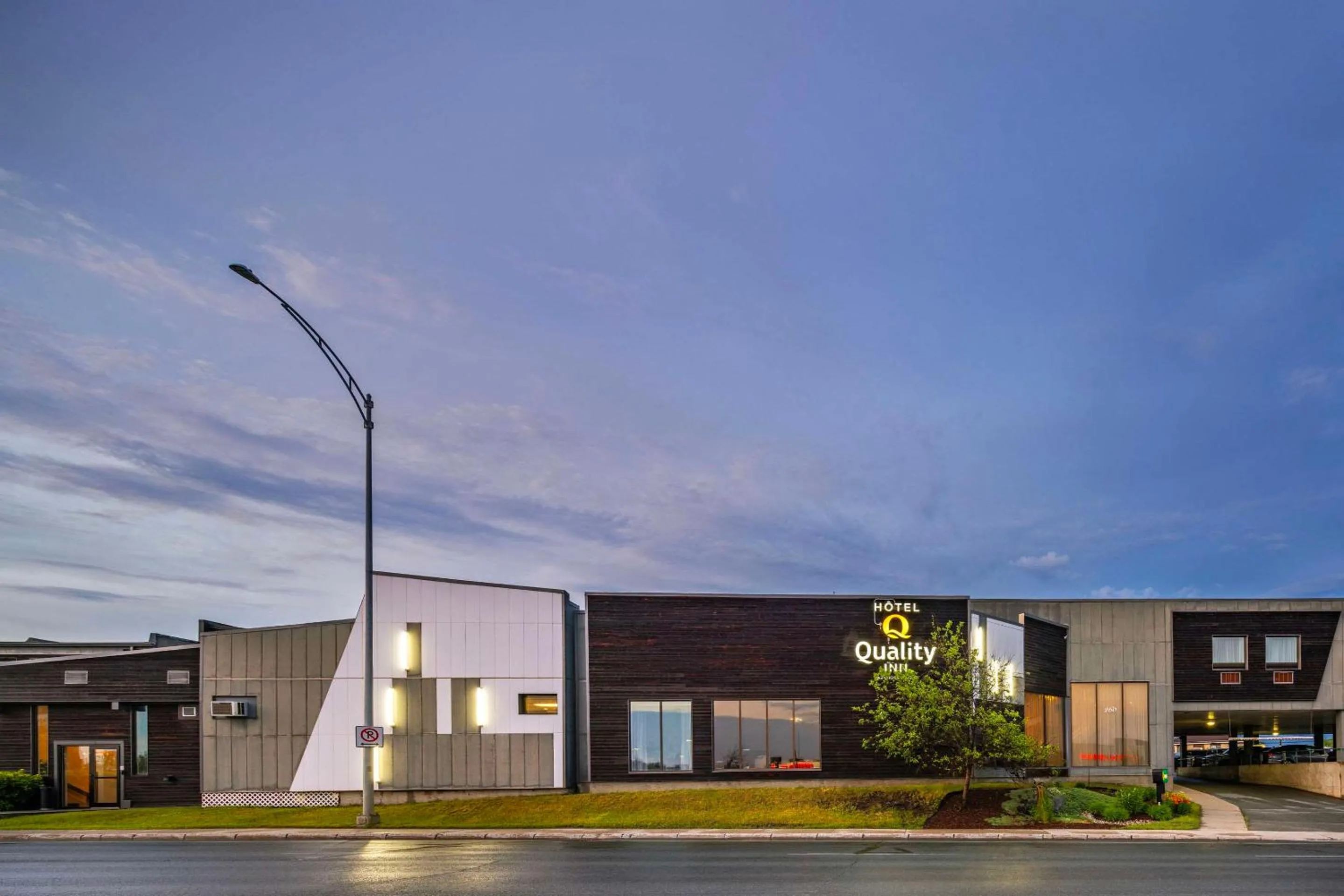 Property building in Quality Inn Rouyn-Noranda