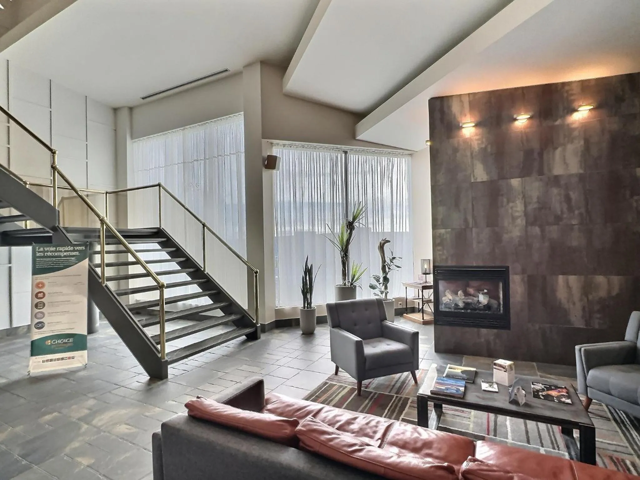 Lobby or reception in Quality Inn Rouyn-Noranda