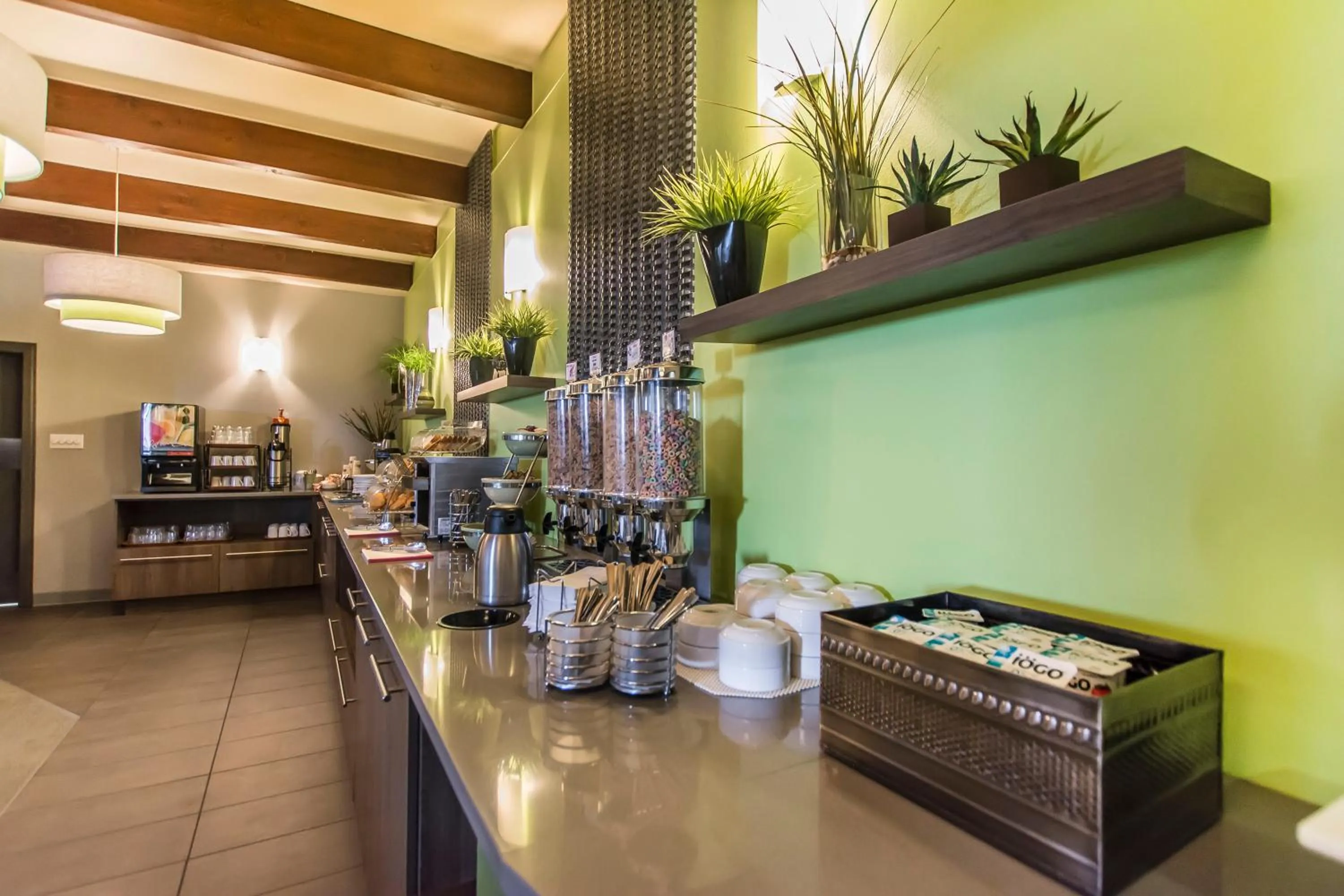 Breakfast in Quality Inn Rouyn-Noranda