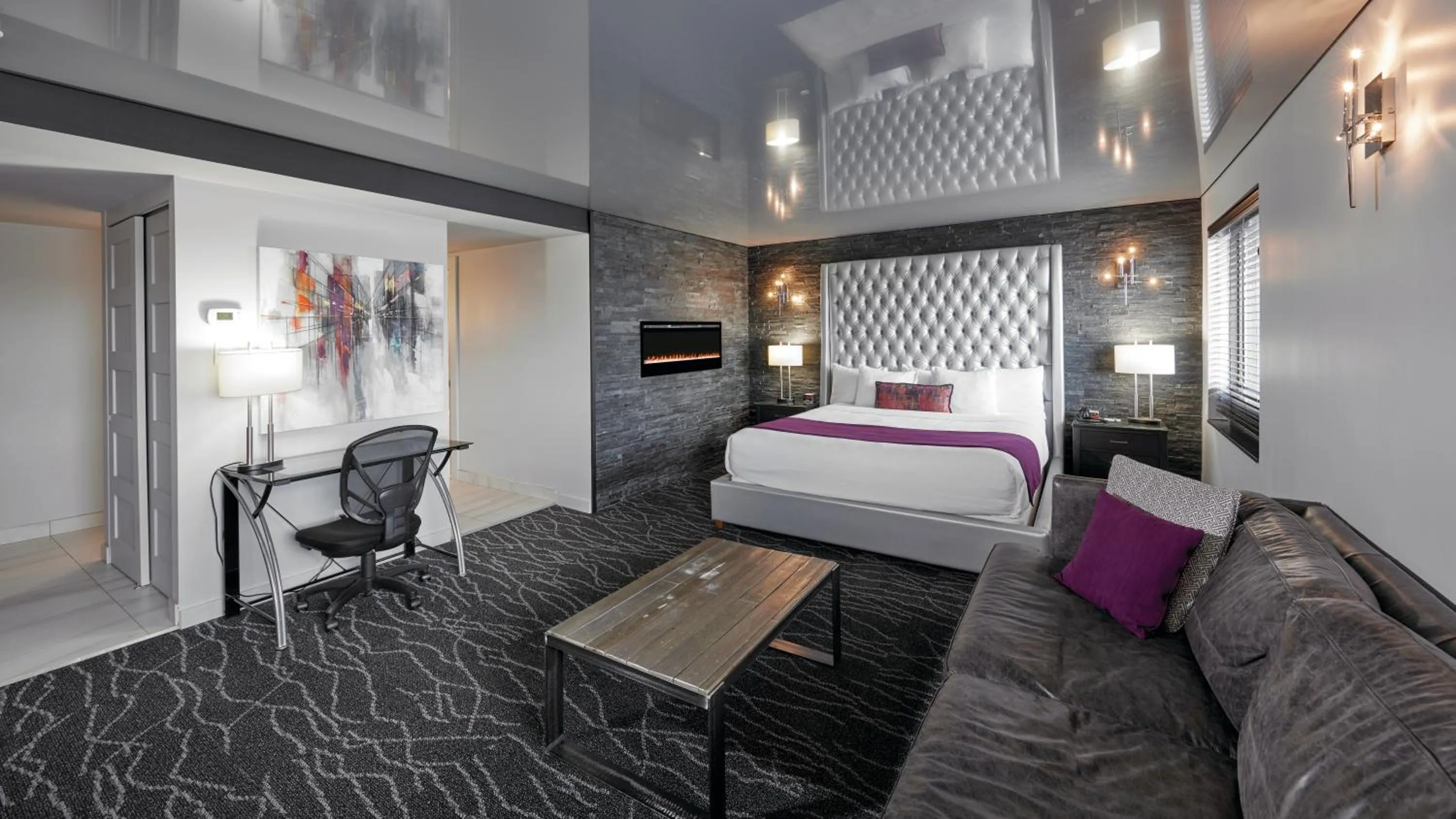 Photo of the whole room, Bed in Quality Inn Rouyn-Noranda