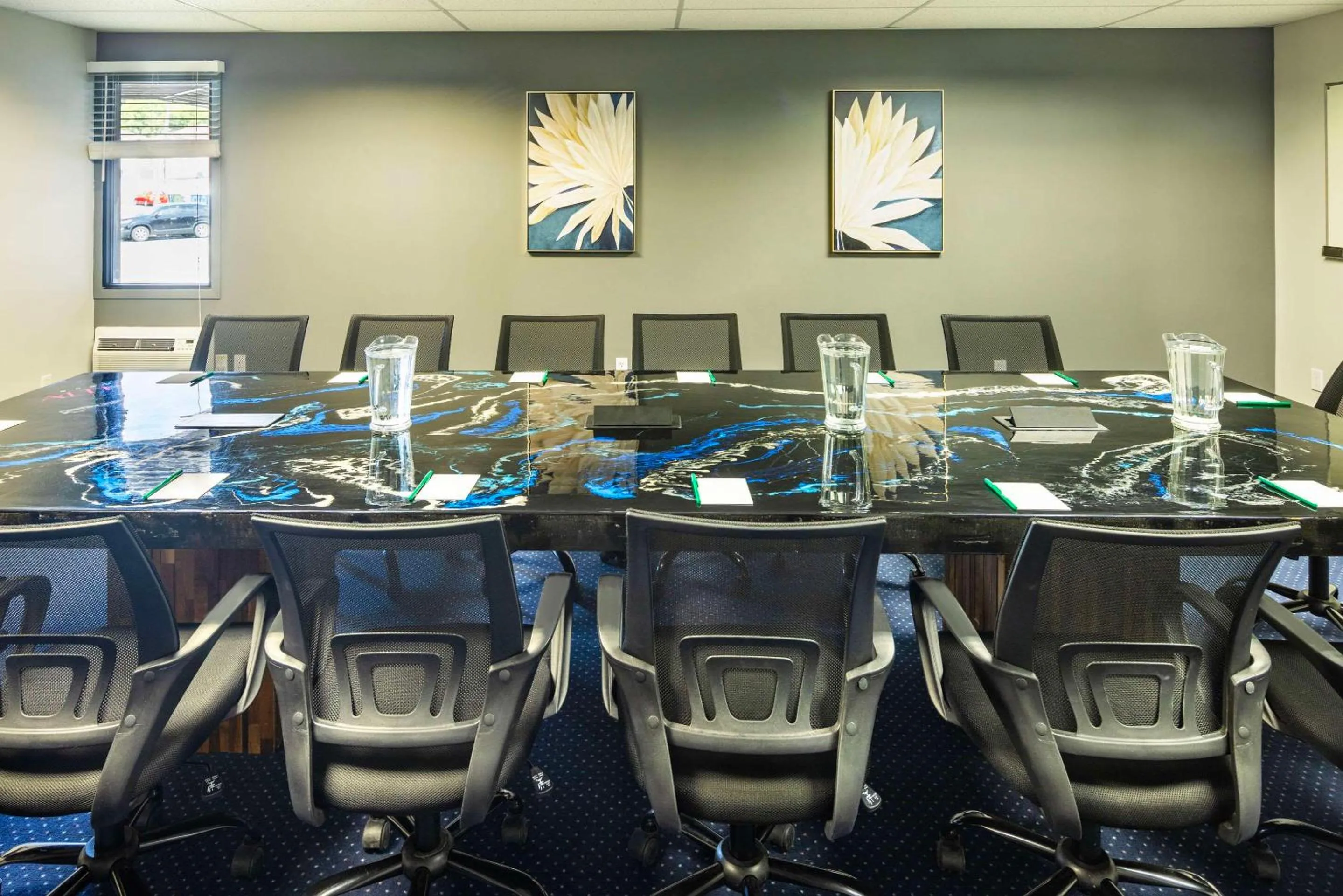 Meeting/conference room in Quality Inn Rouyn-Noranda