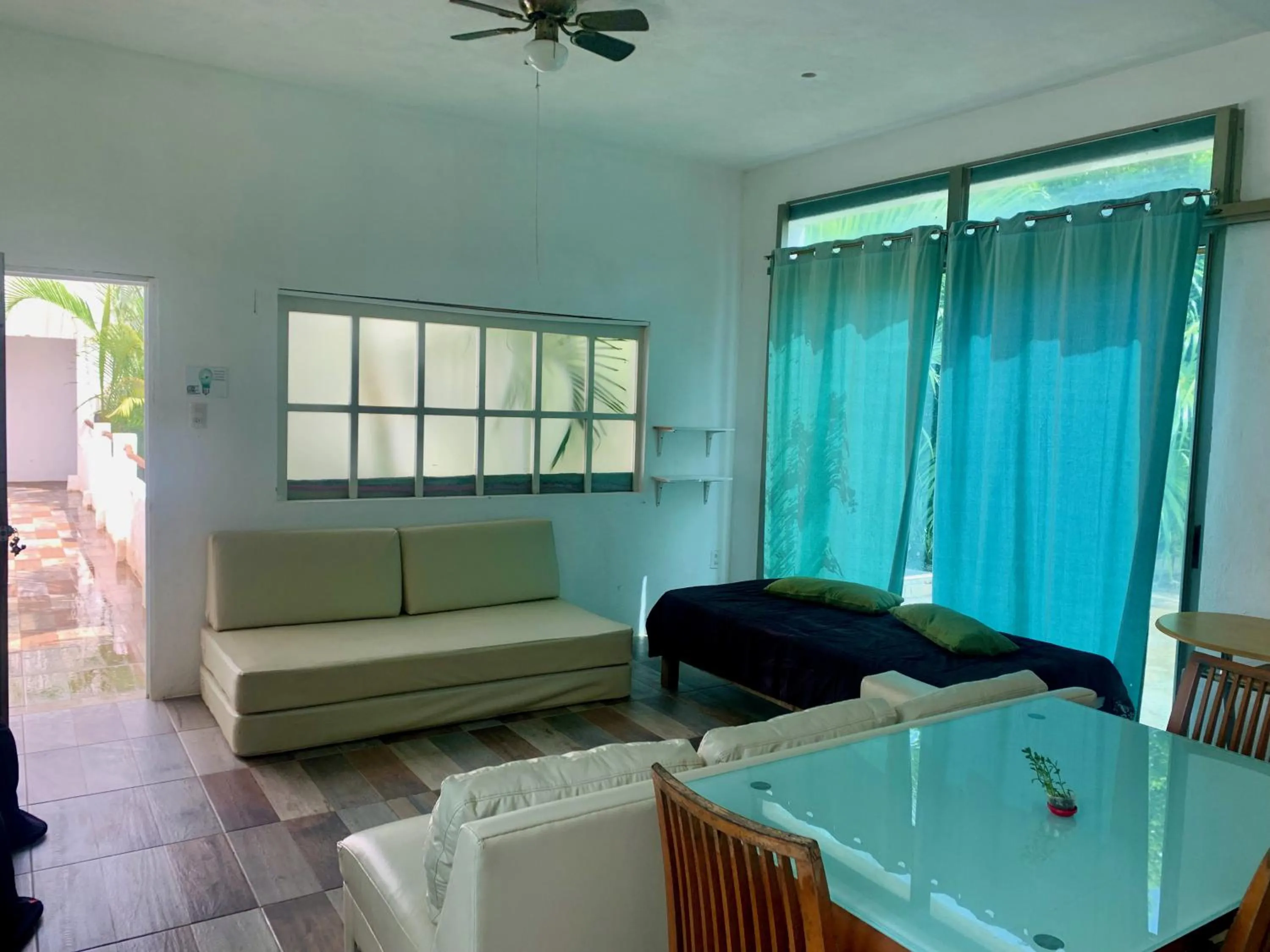 Photo of the whole room in Casa Borush by Ecoplaneta