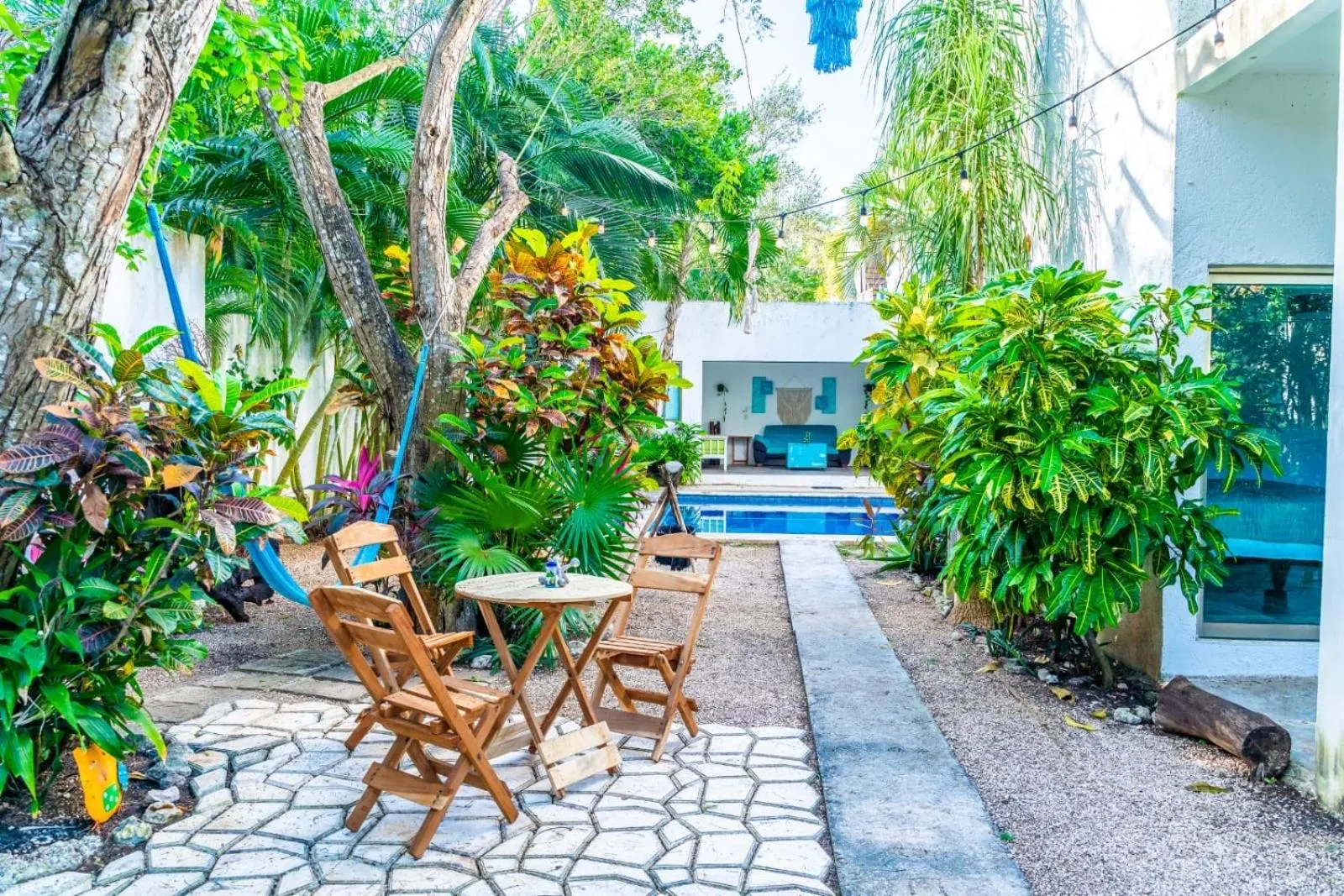 Garden in Casa Borush by Ecoplaneta