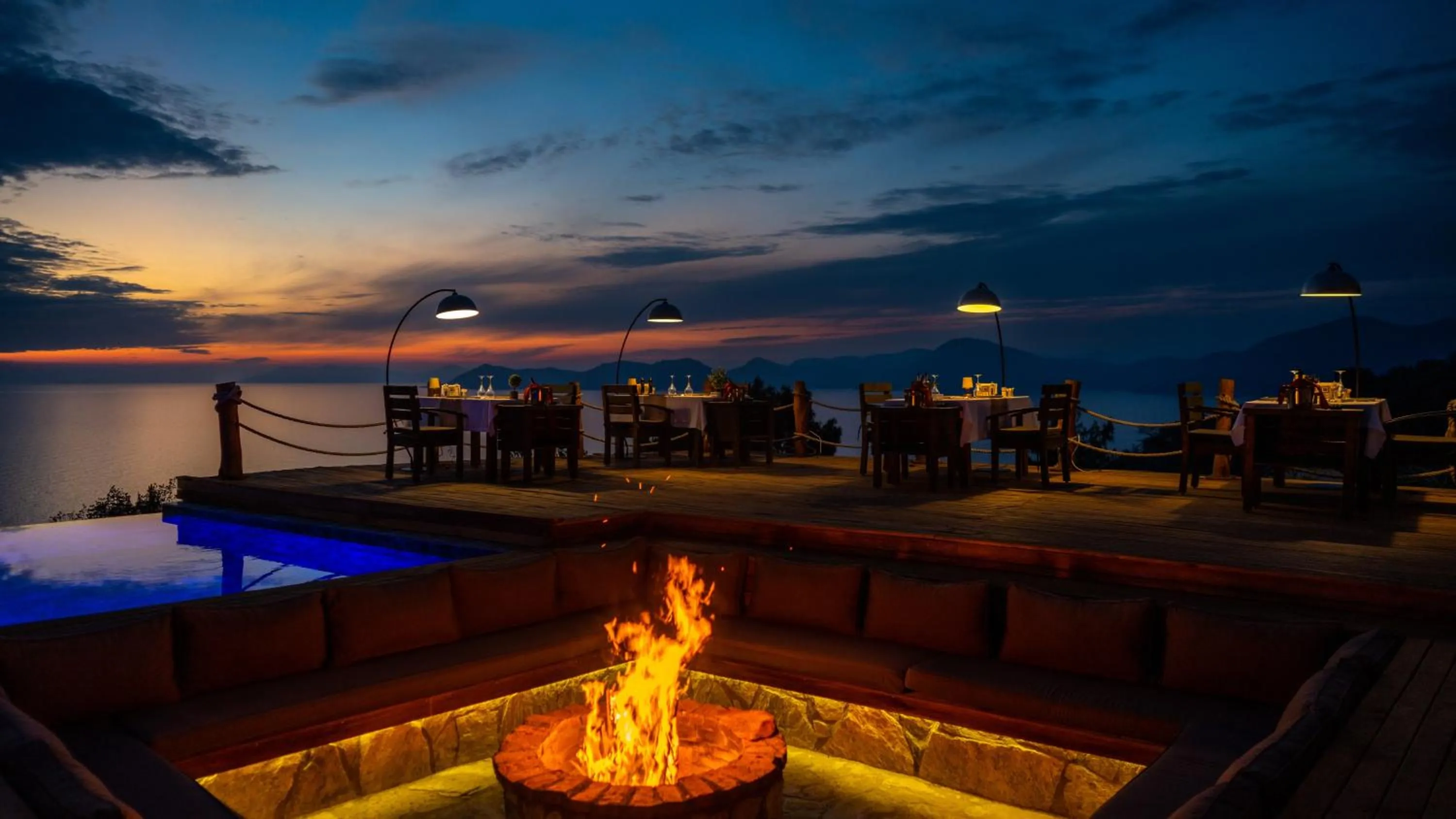 Night in Vista Del Amor Faralya