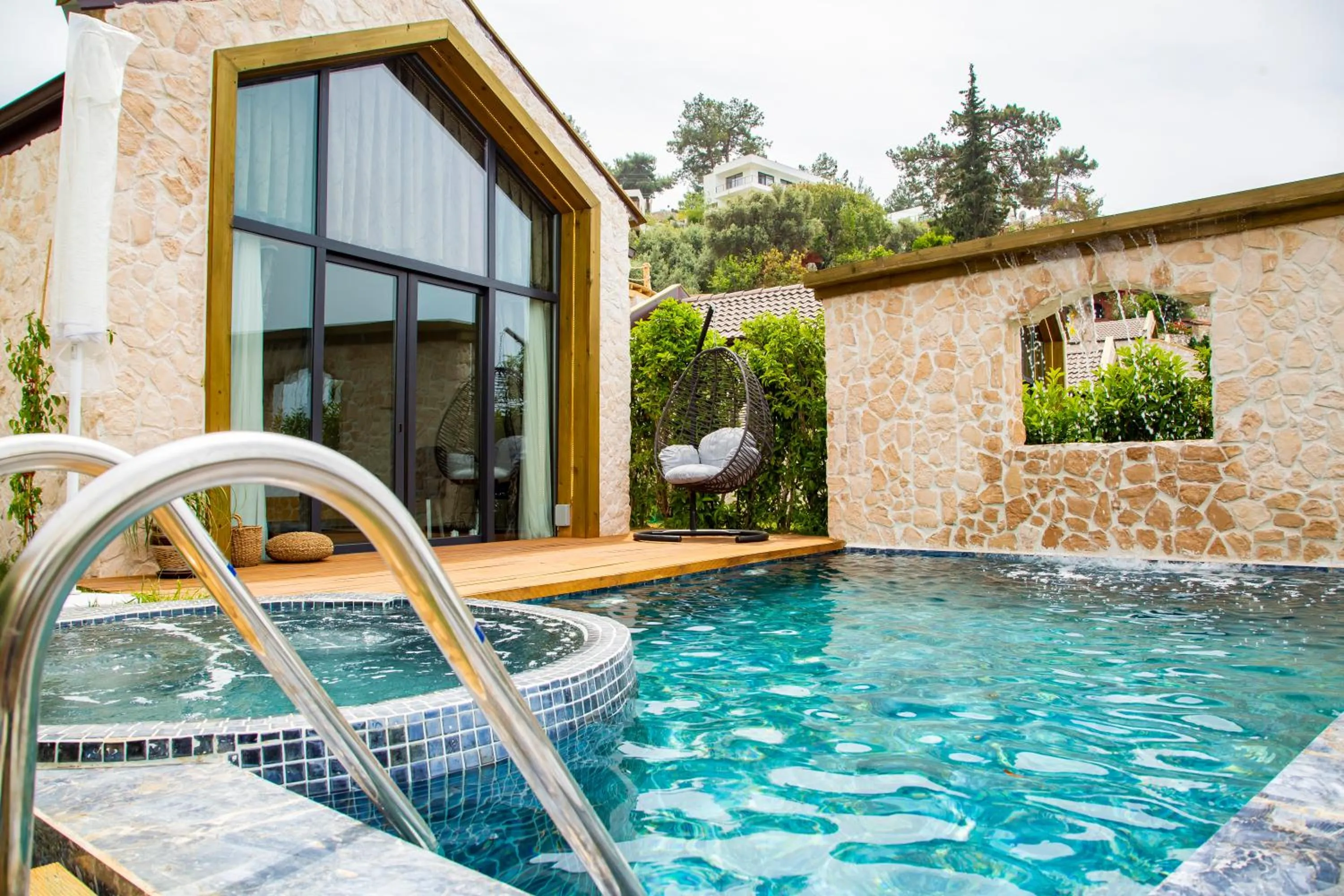 Swimming pool in Vista Del Amor Faralya