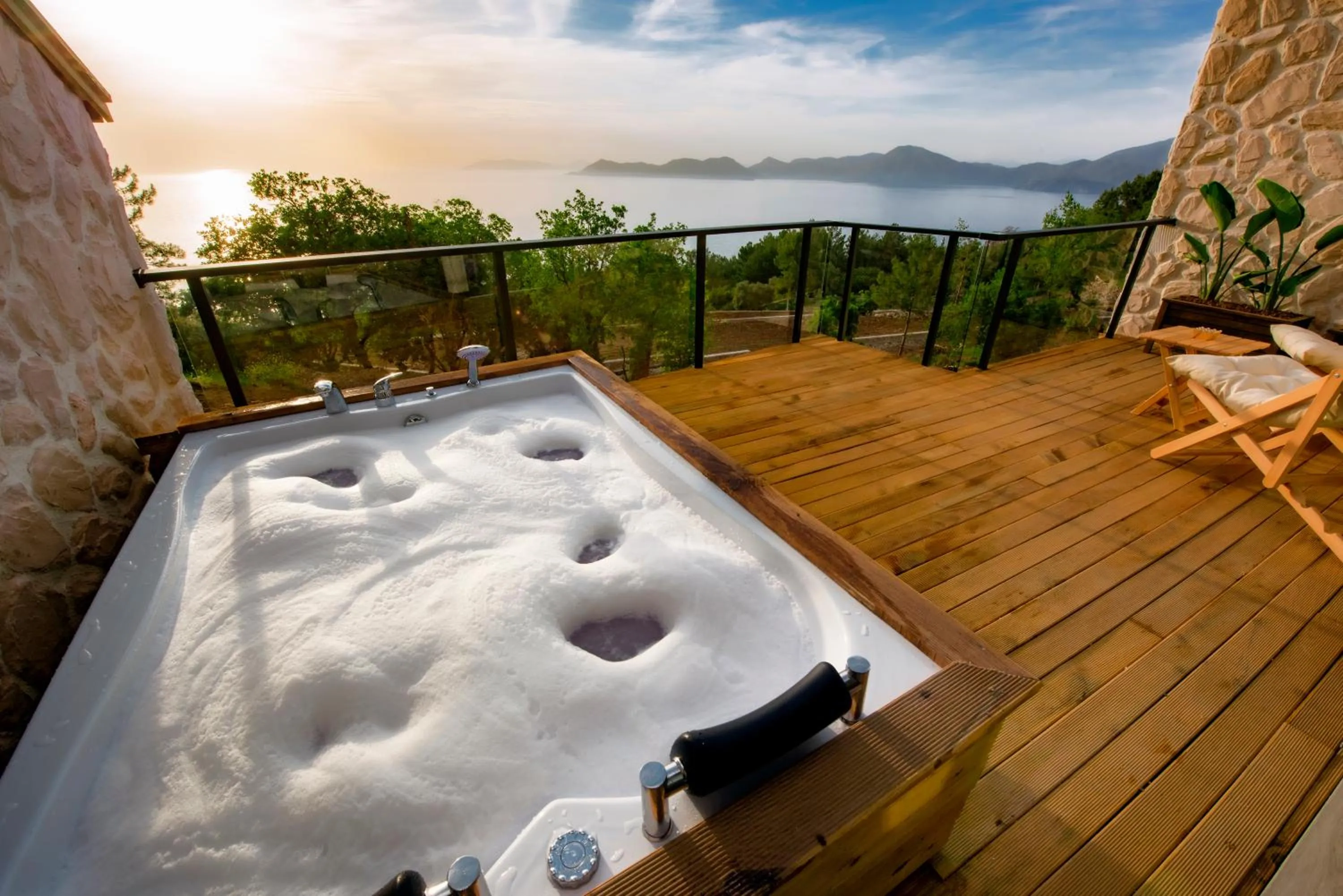 Hot Tub in Vista Del Amor Faralya