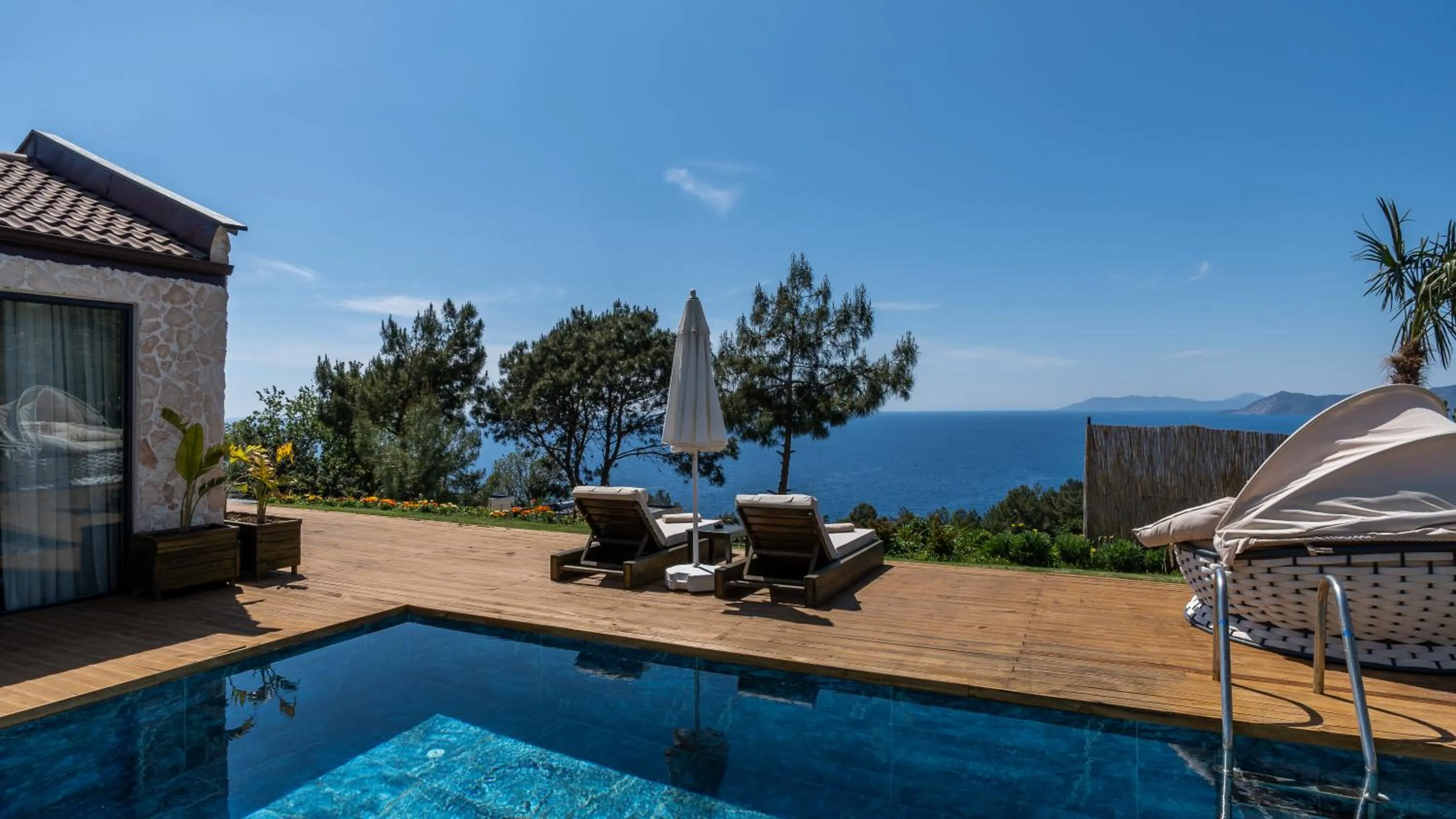 Patio in Vista Del Amor Faralya