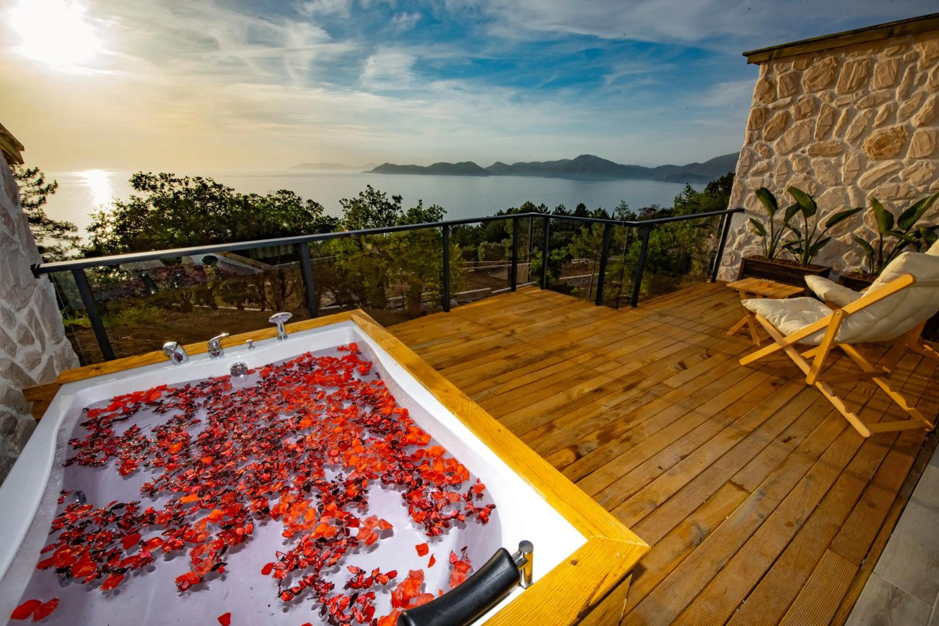 Hot Tub in Vista Del Amor Faralya