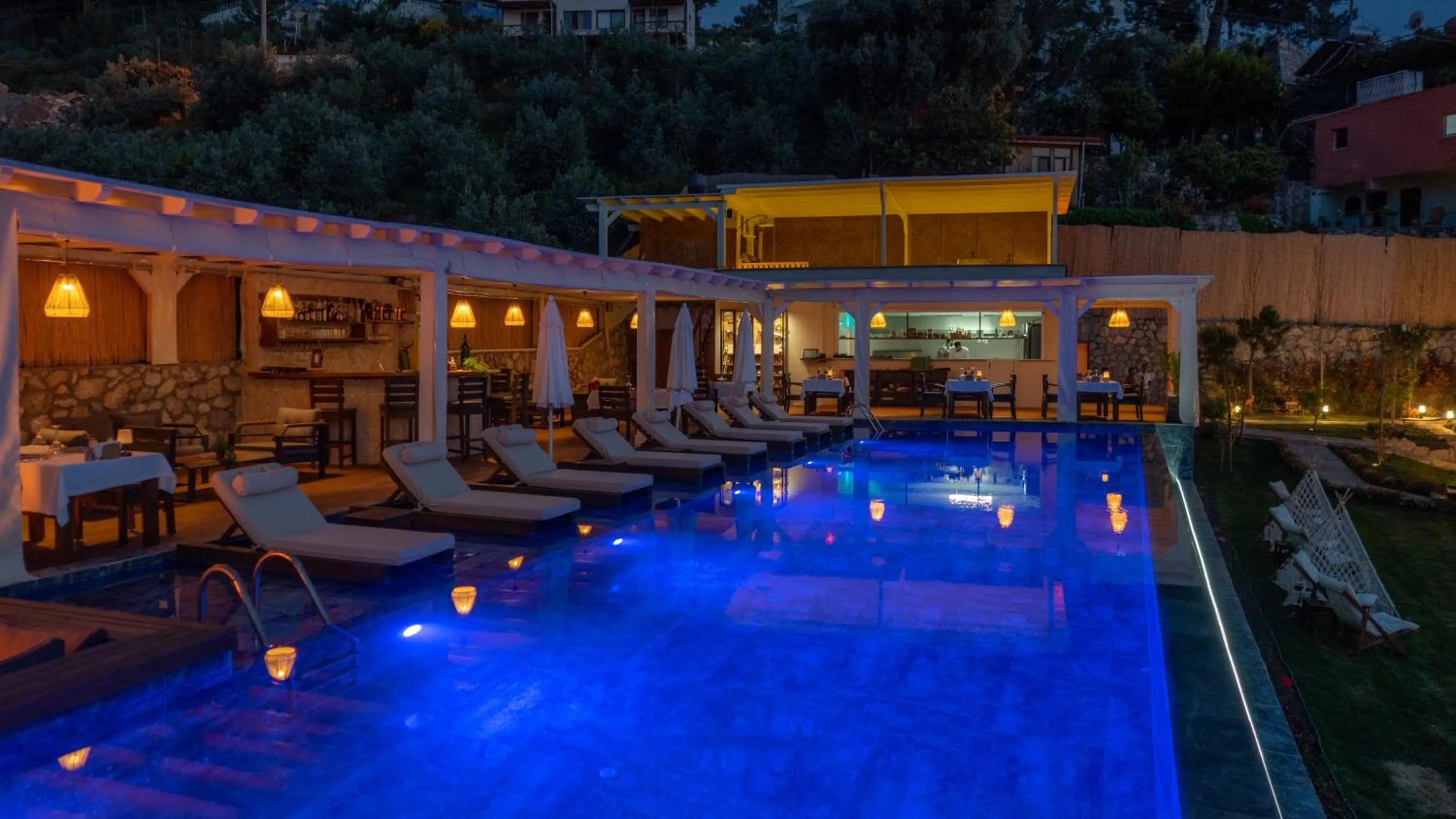 Night in Vista Del Amor Faralya