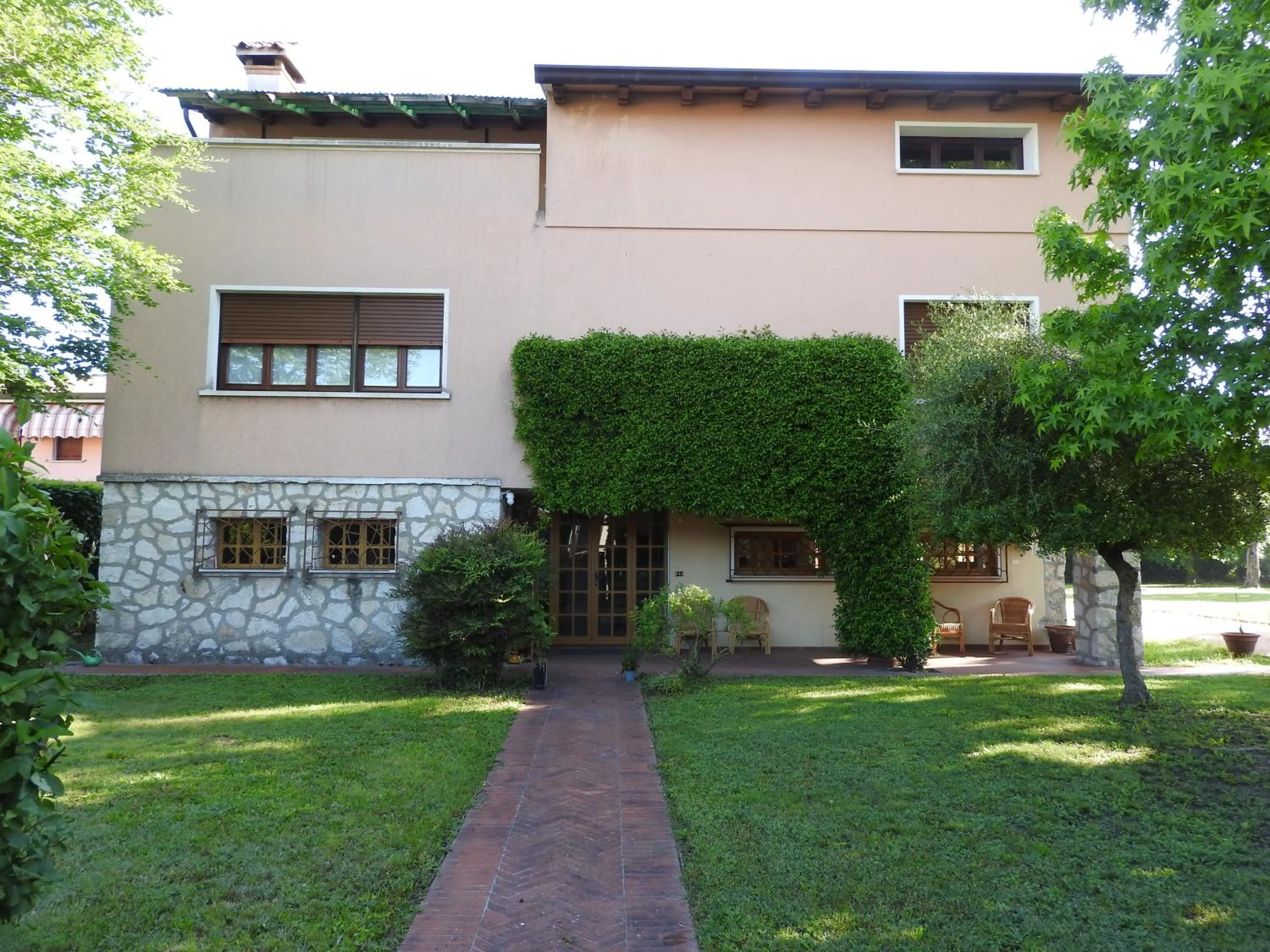 Property building in Villa Venezia