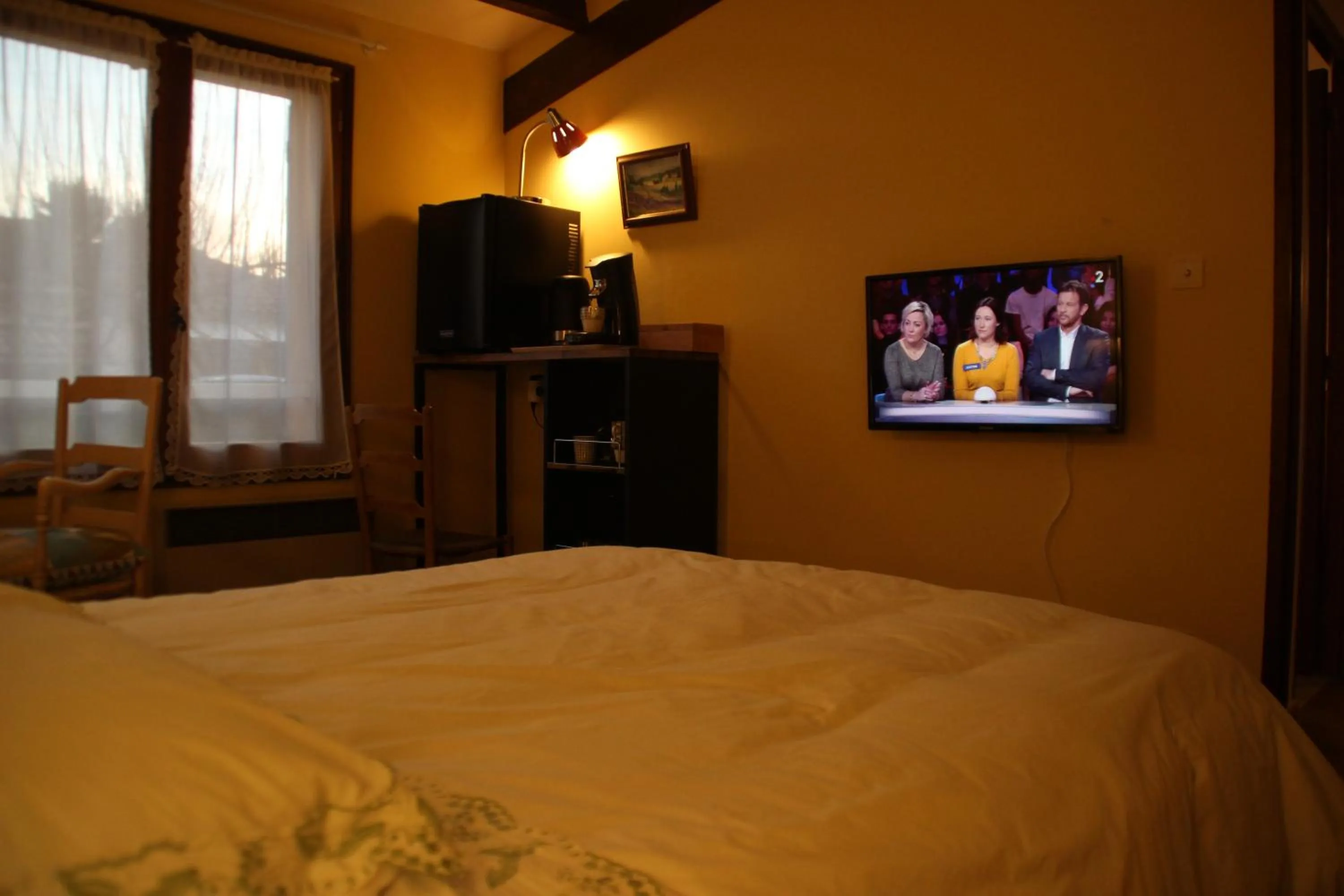 TV and multimedia, Bed in Chambres d'hôtes Elisa & Etienne
