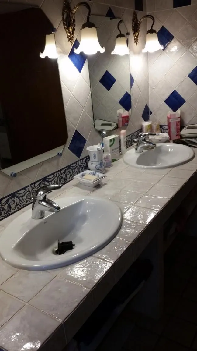 Bathroom in Chambres d'hôtes Elisa & Etienne