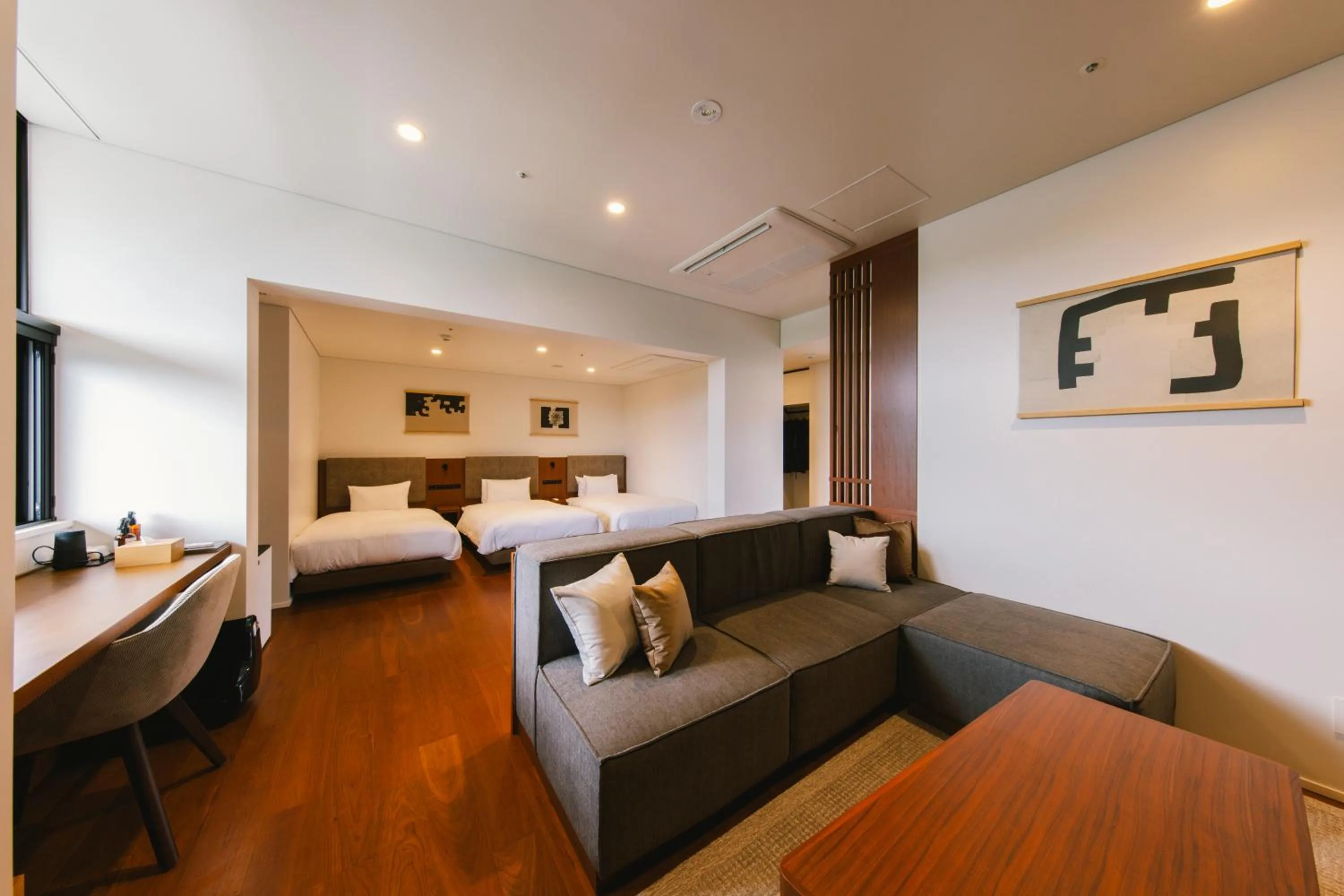 Photo of the whole room, Bed in Hotel Vison