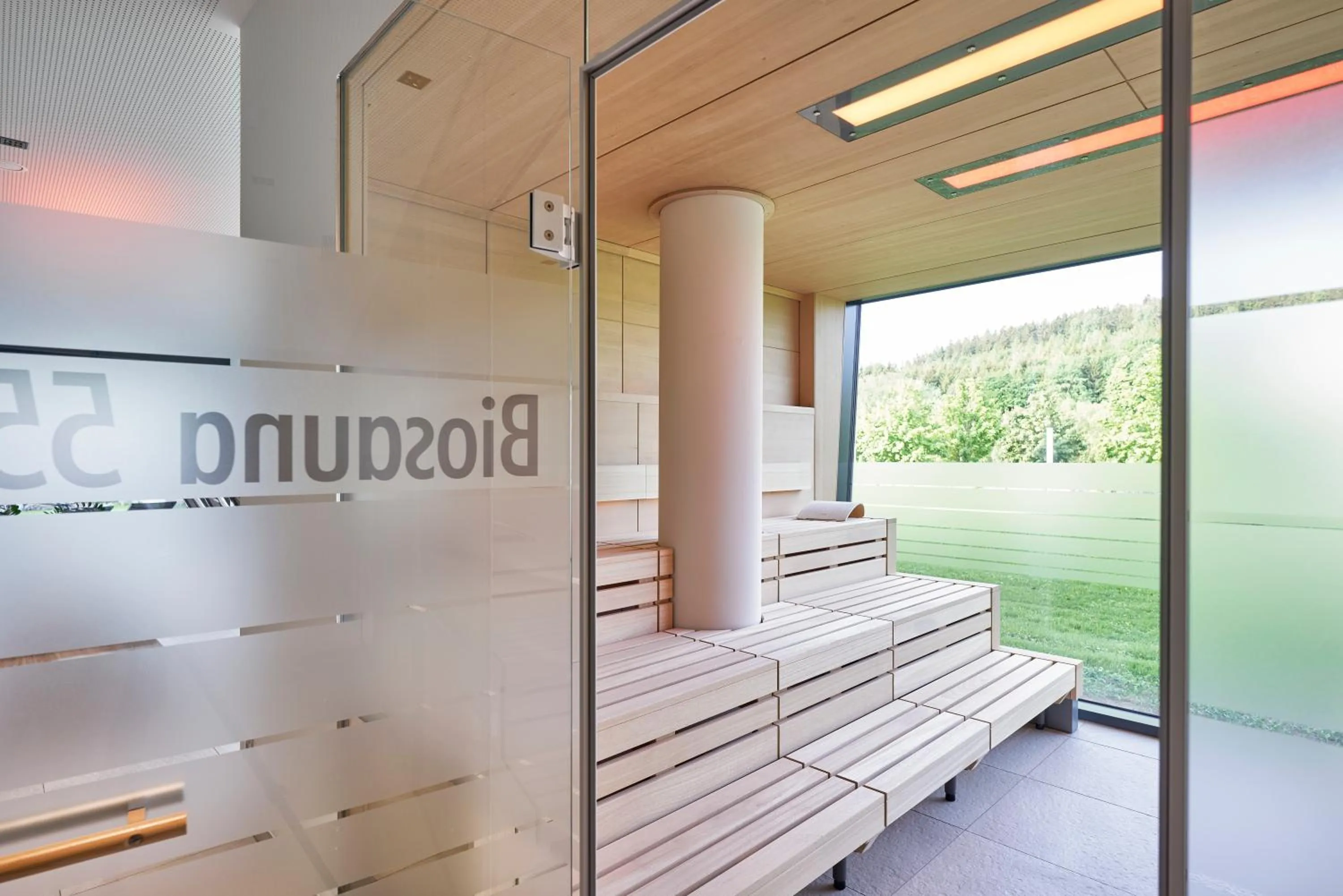 Hot Tub in Spa Hotel Bründl