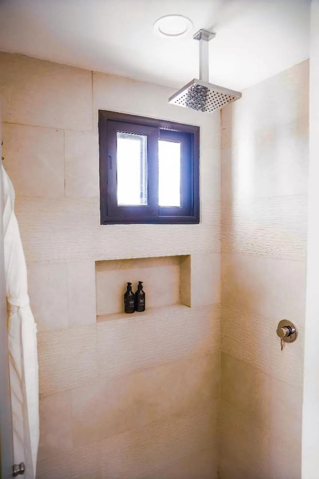 Shower in The Waves Tulum by BNB Experience