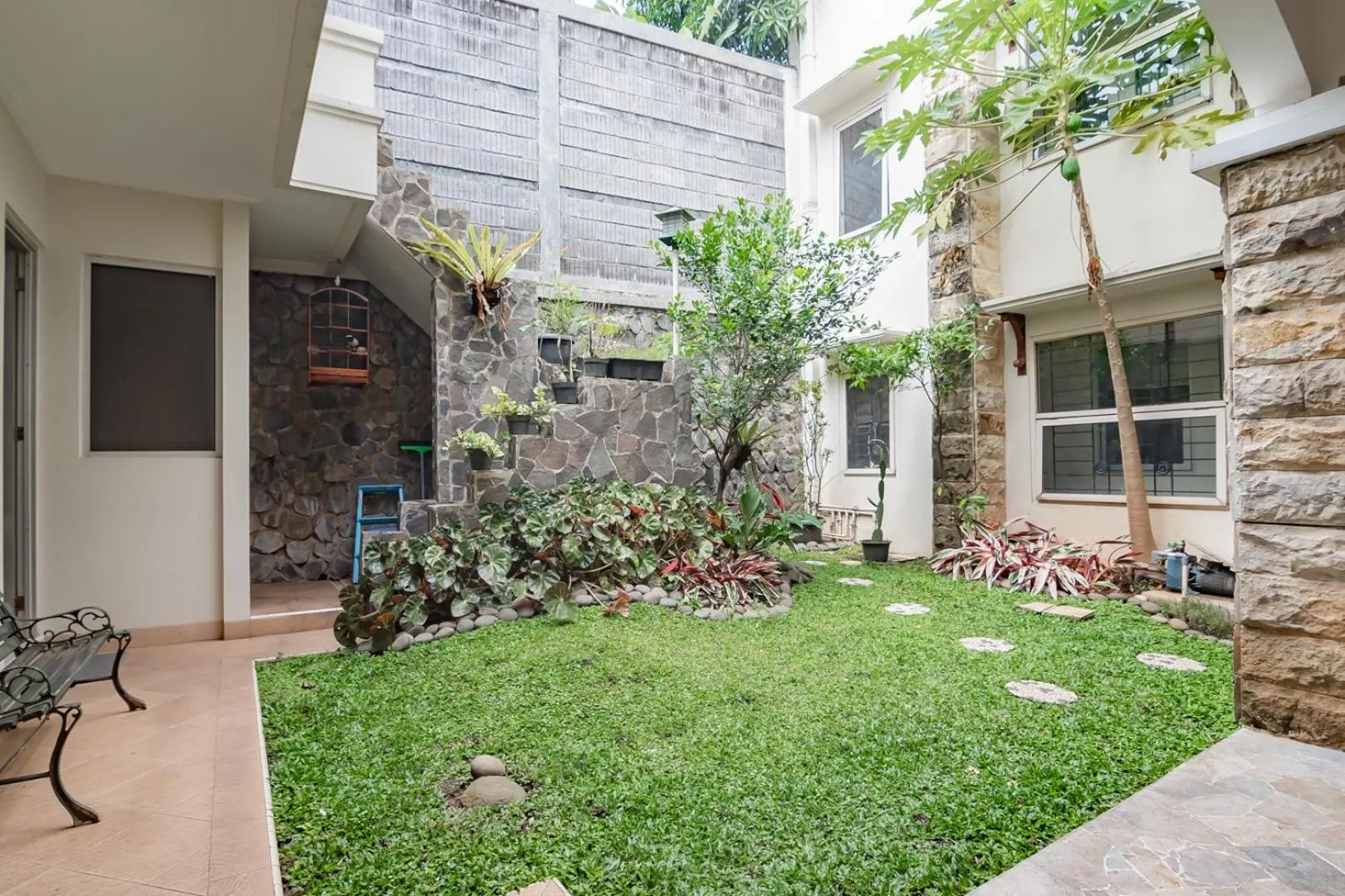Garden in KoolKost near Simpang Dago 2 (Minimum Stay 6 Nights)