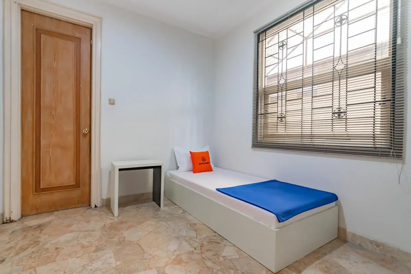 KoolKost near Simpang Dago 2 (Minimum Stay 6 Nights) KoolKost near Simpang Dago 2 (Minimum Stay 6 Nights)