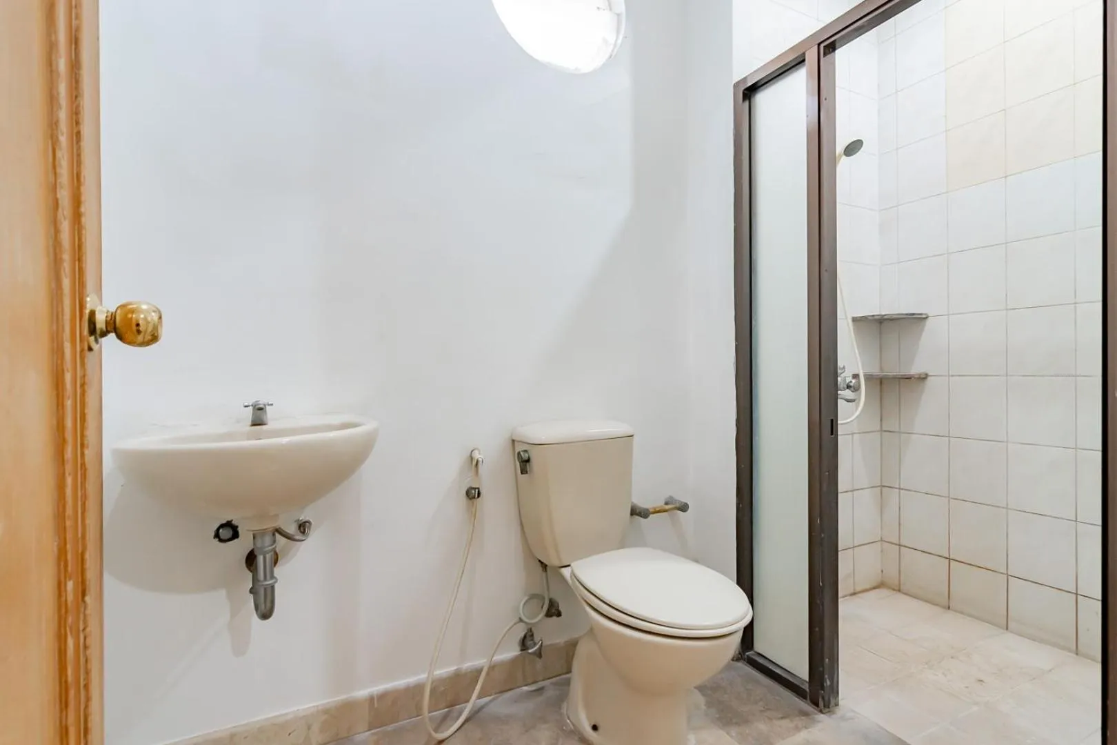 Bathroom in KoolKost near Simpang Dago 2 (Minimum Stay 6 Nights)