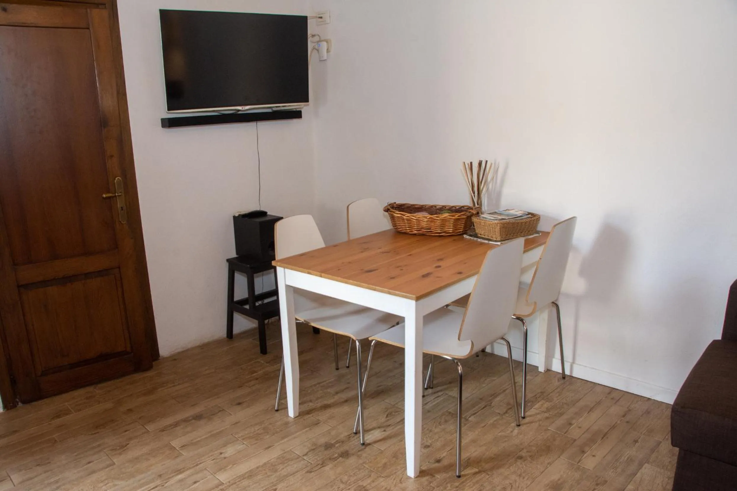 TV and multimedia in Medieval Hamlet Malpertus