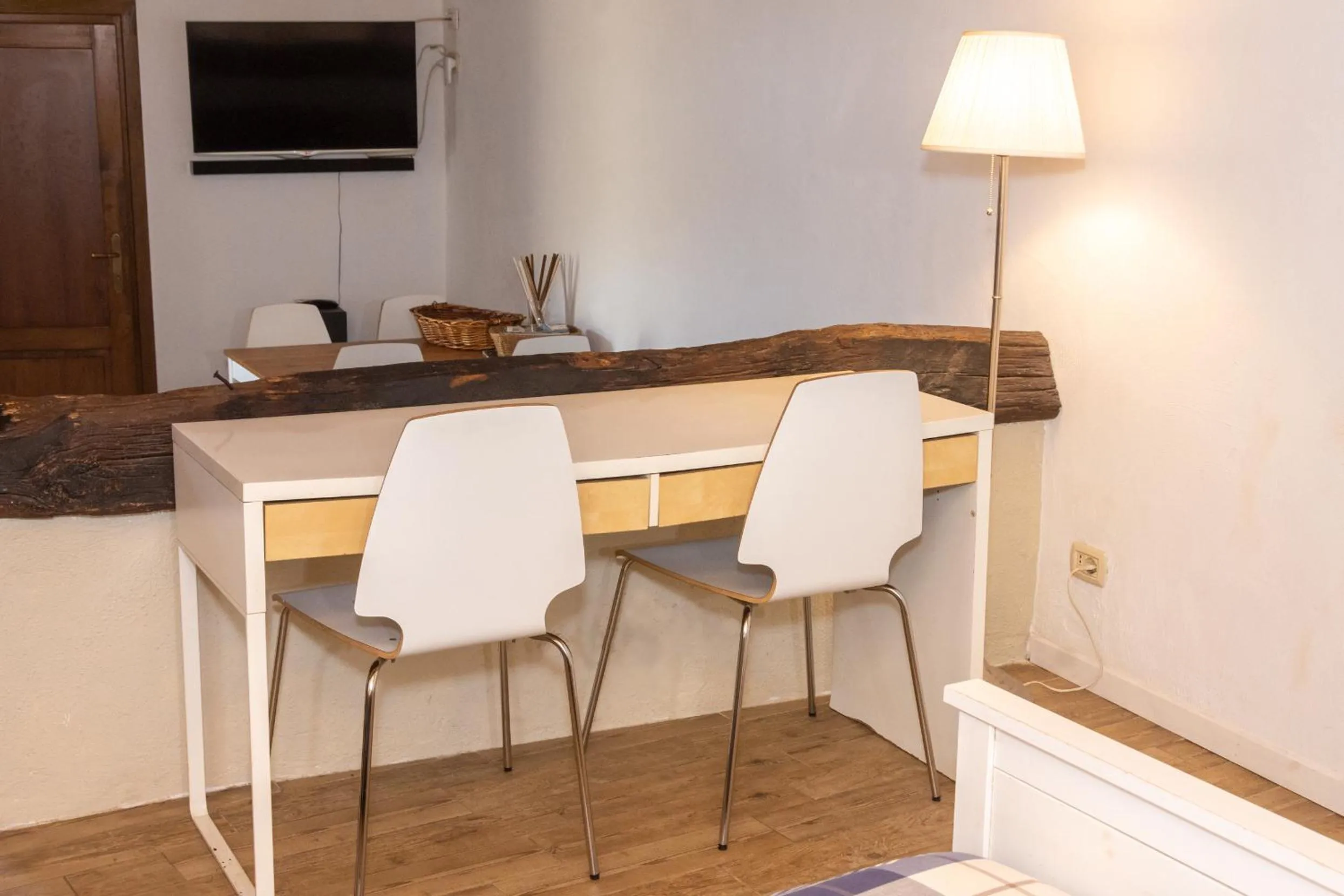 TV and multimedia in Medieval Hamlet Malpertus