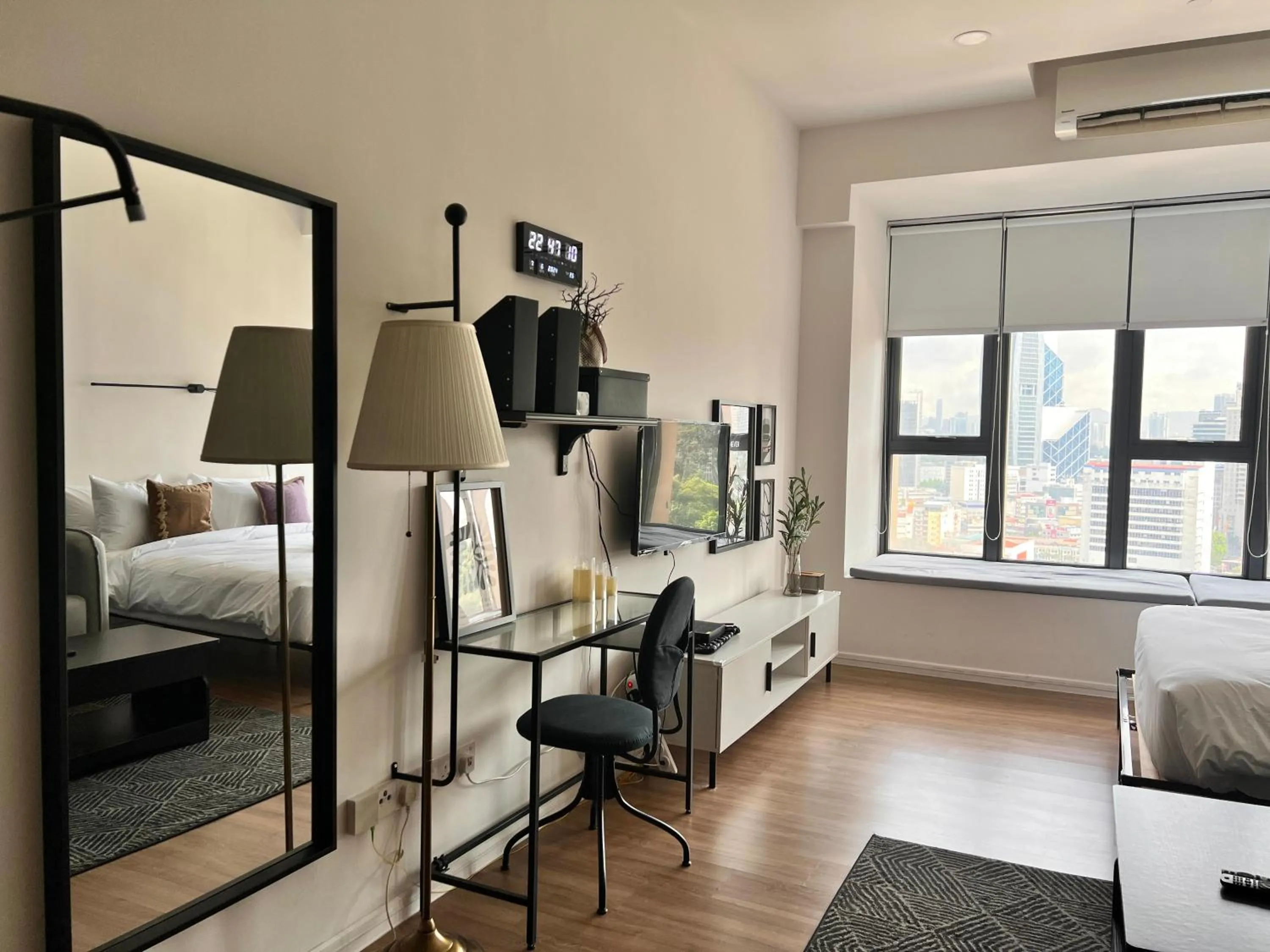 Bed in Ceylonz Suites by Living Signature