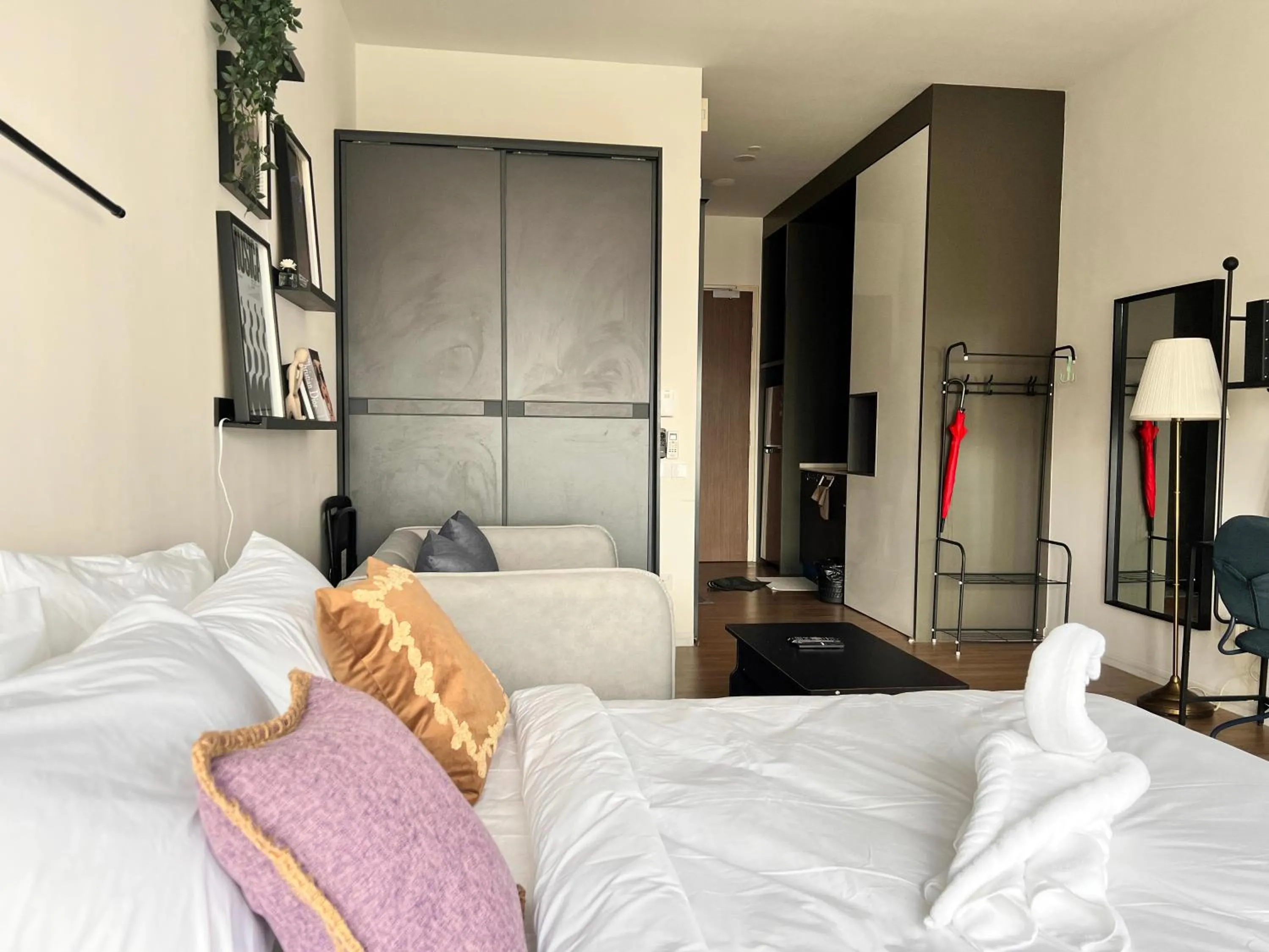 Bed in Ceylonz Suites by Living Signature