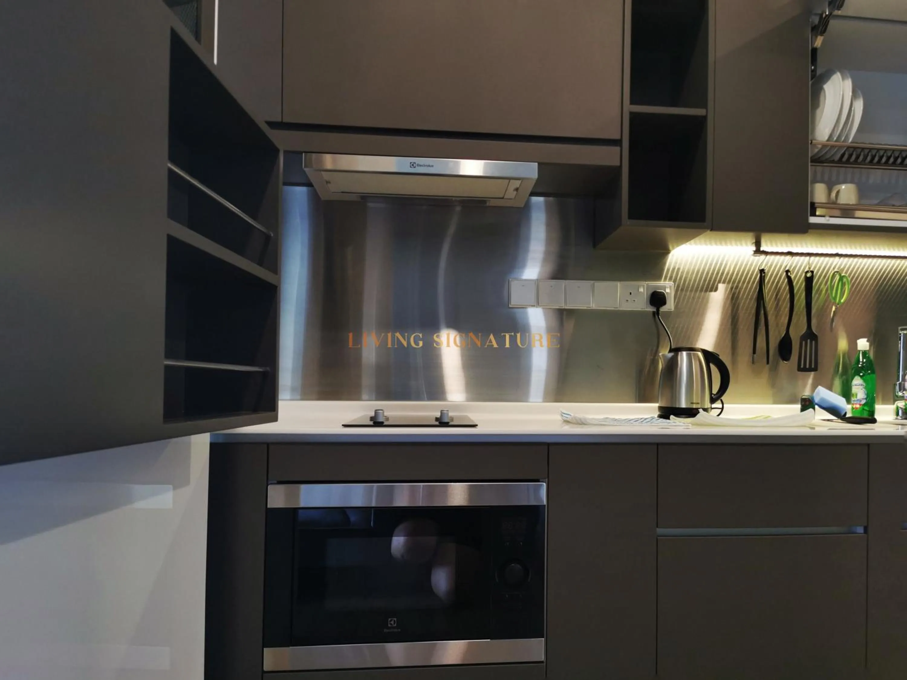 Ceylonz Suites by Living Signature