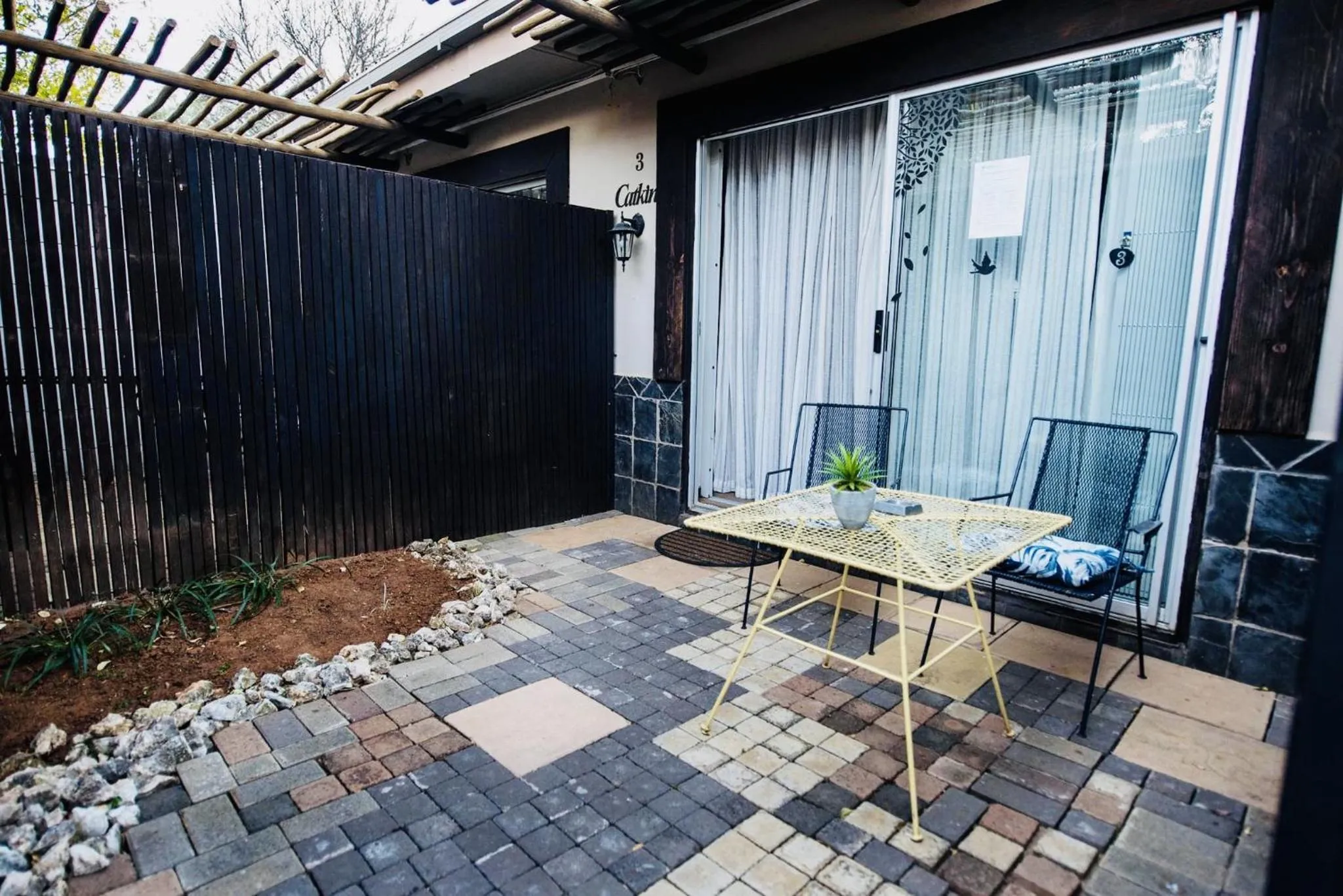 Patio in Cottonwood Guesthouse Oasis