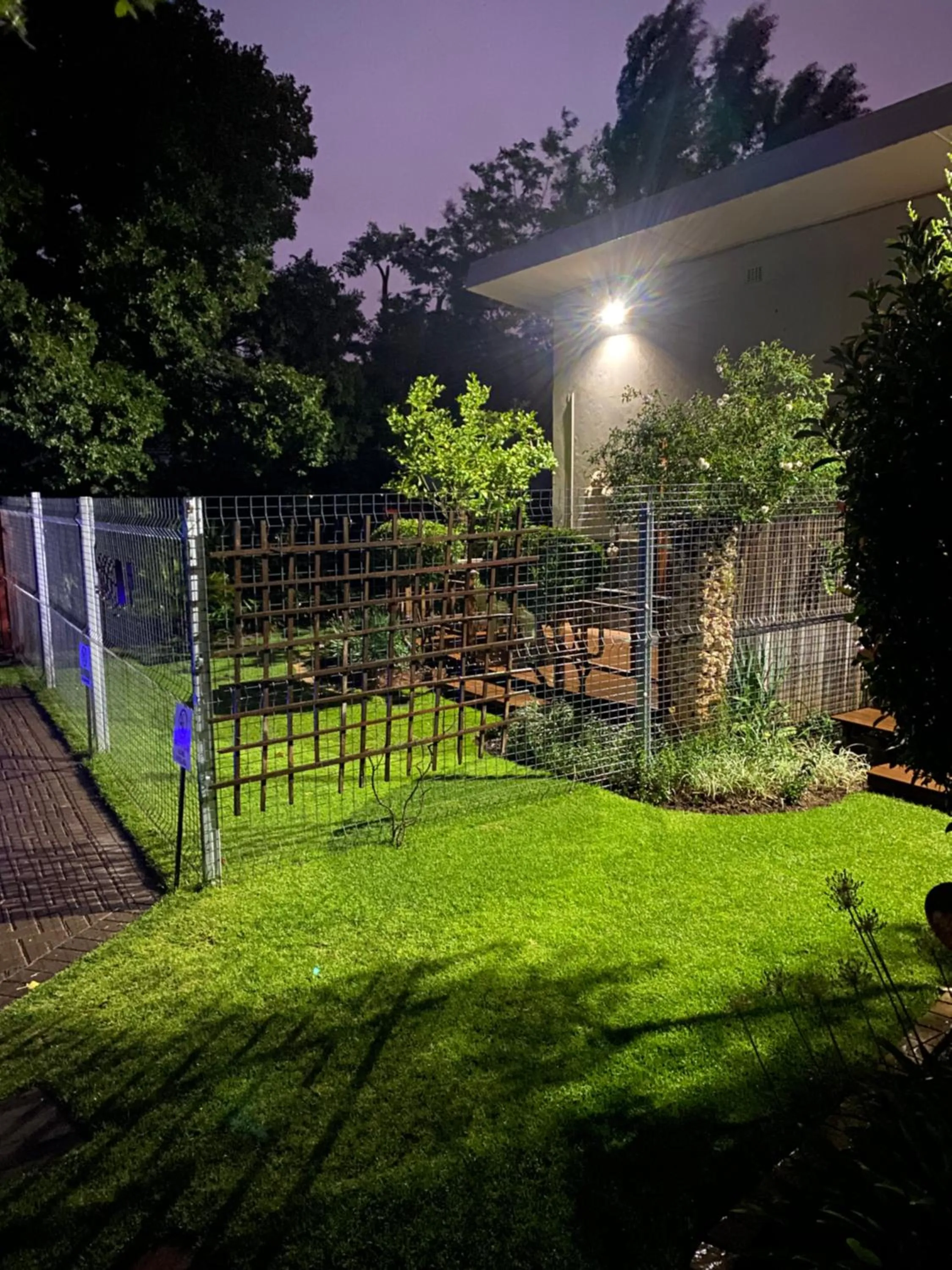 Garden in Cottonwood Guesthouse Oasis