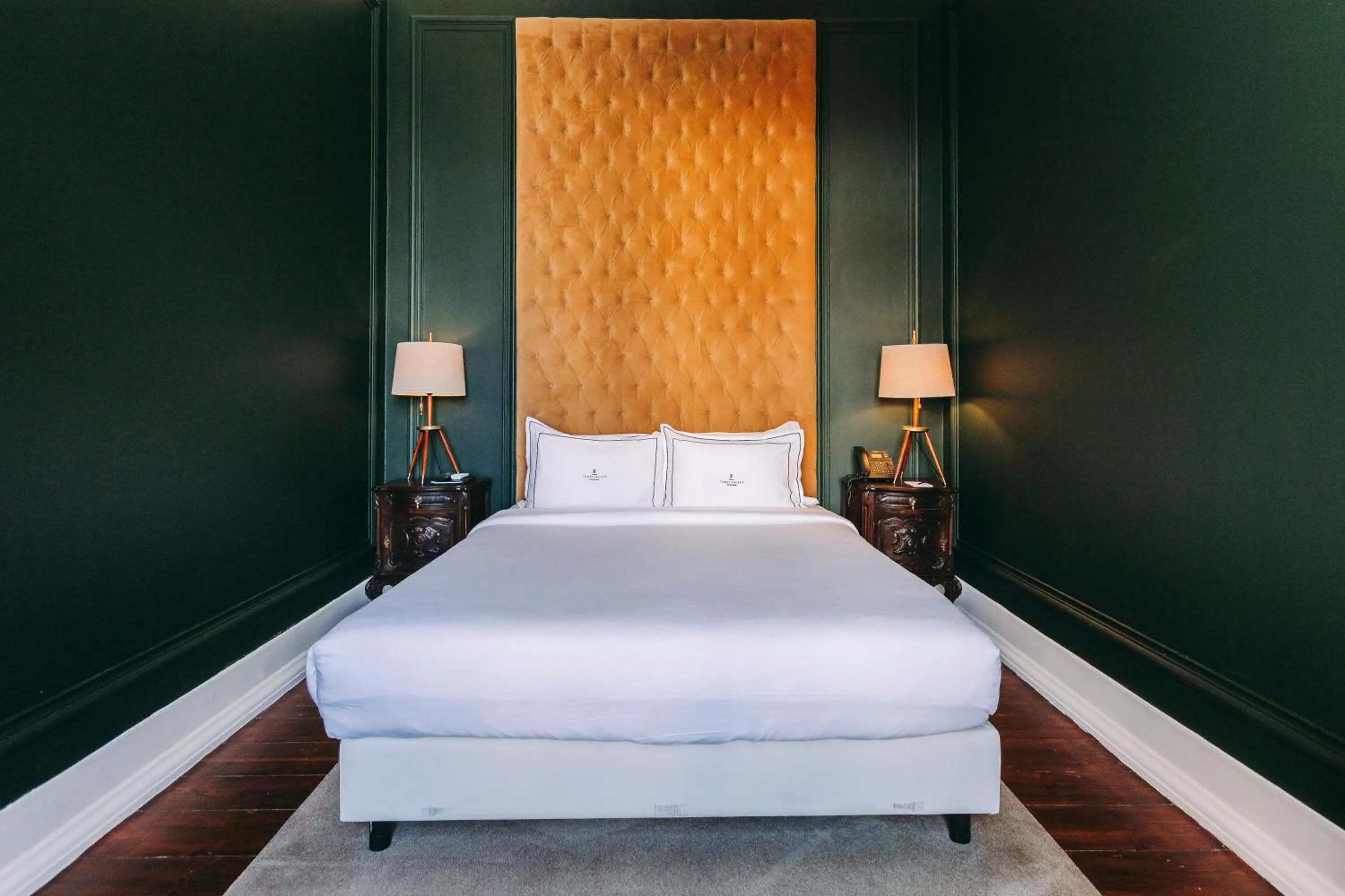 Bedroom, Bed in Torel Palace Lisbon