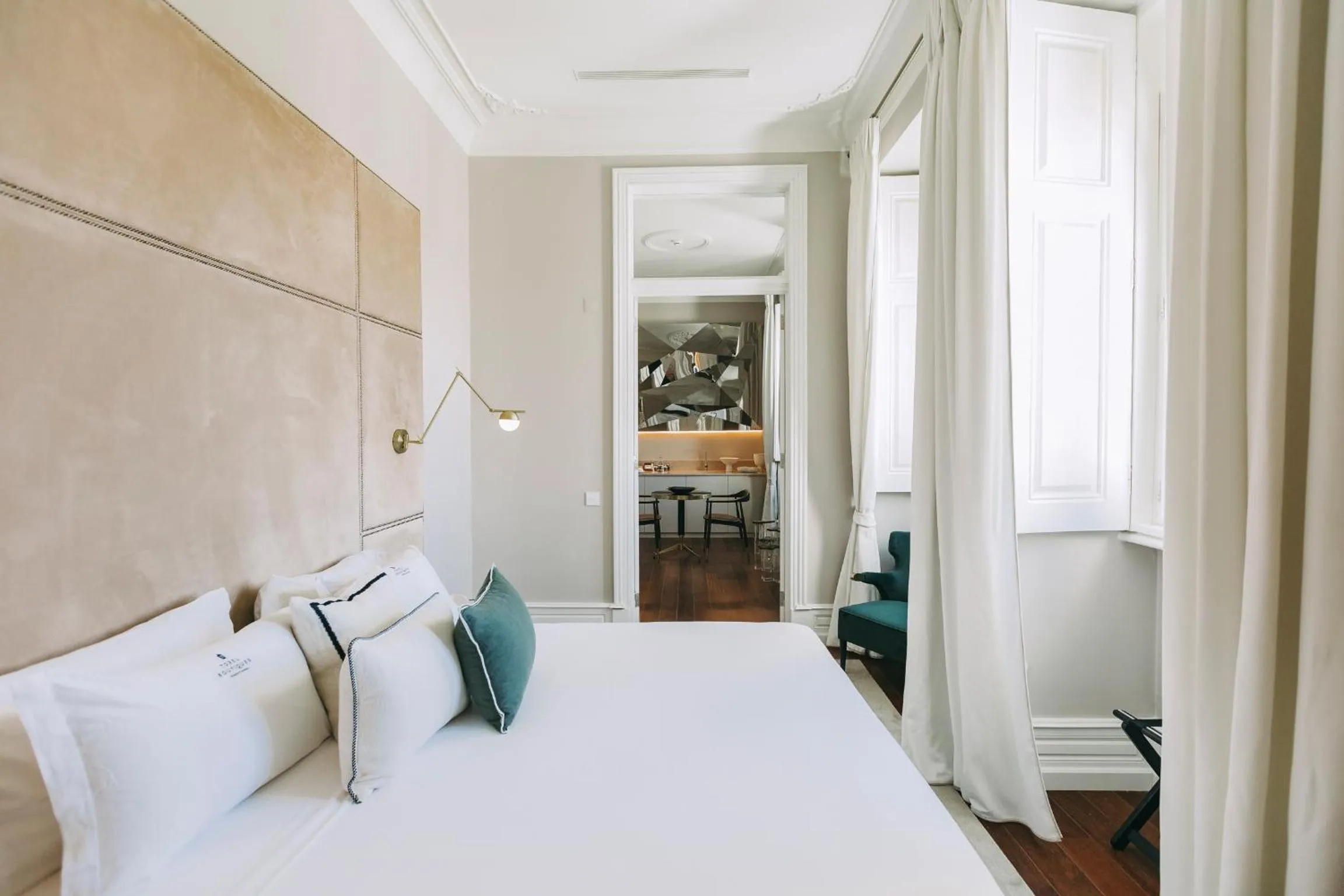 Bedroom, Bed in Torel Palace Lisbon