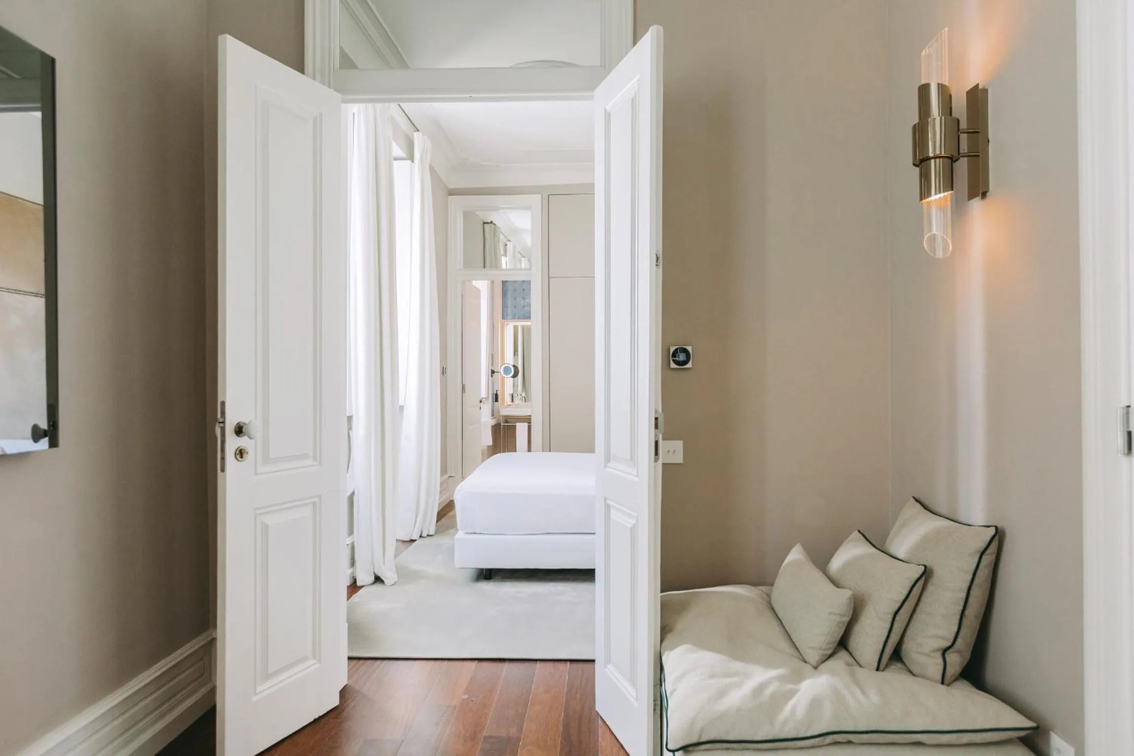 Bedroom, Bed in Torel Palace Lisbon