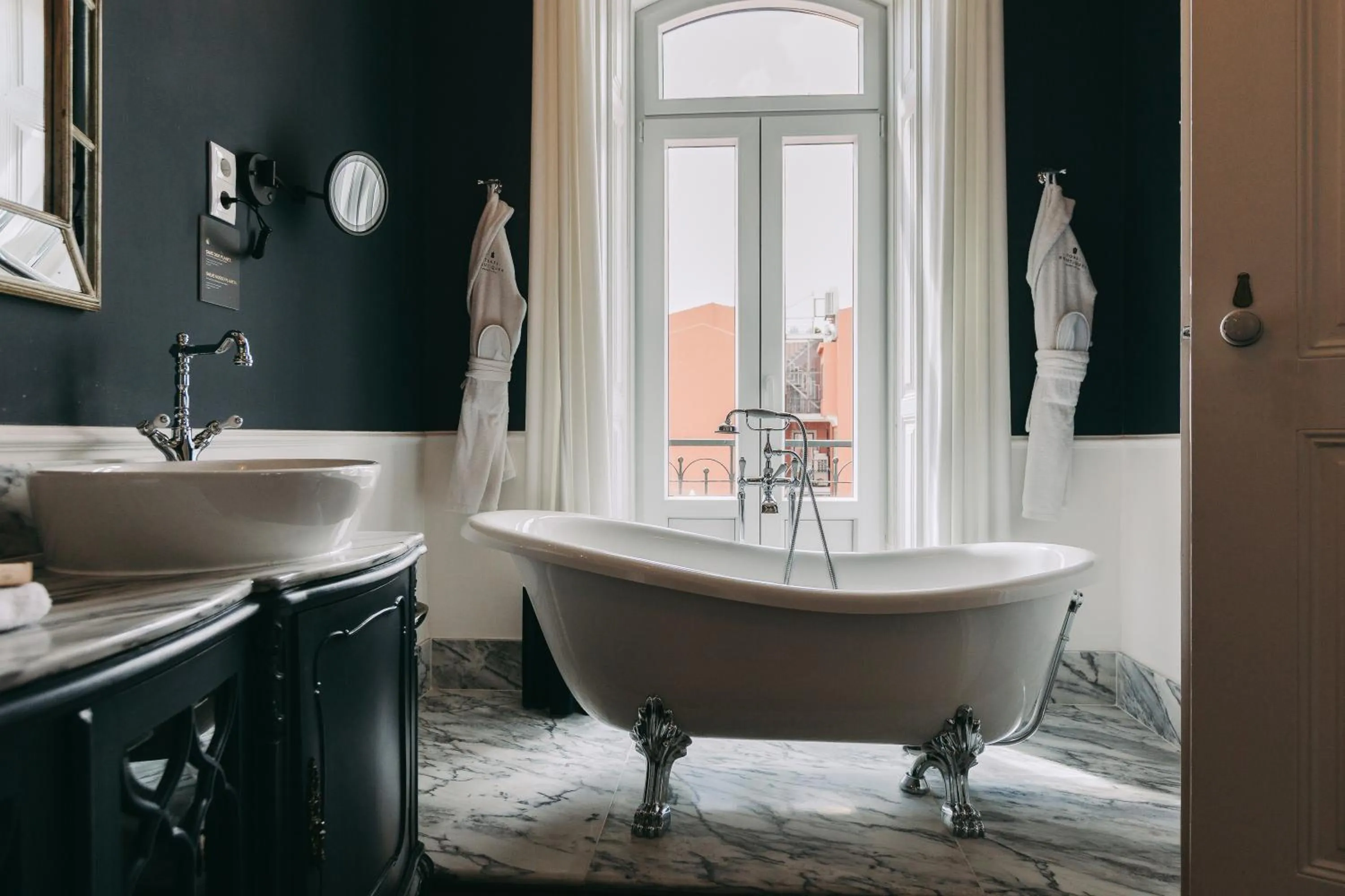 Bath in Torel Palace Lisbon