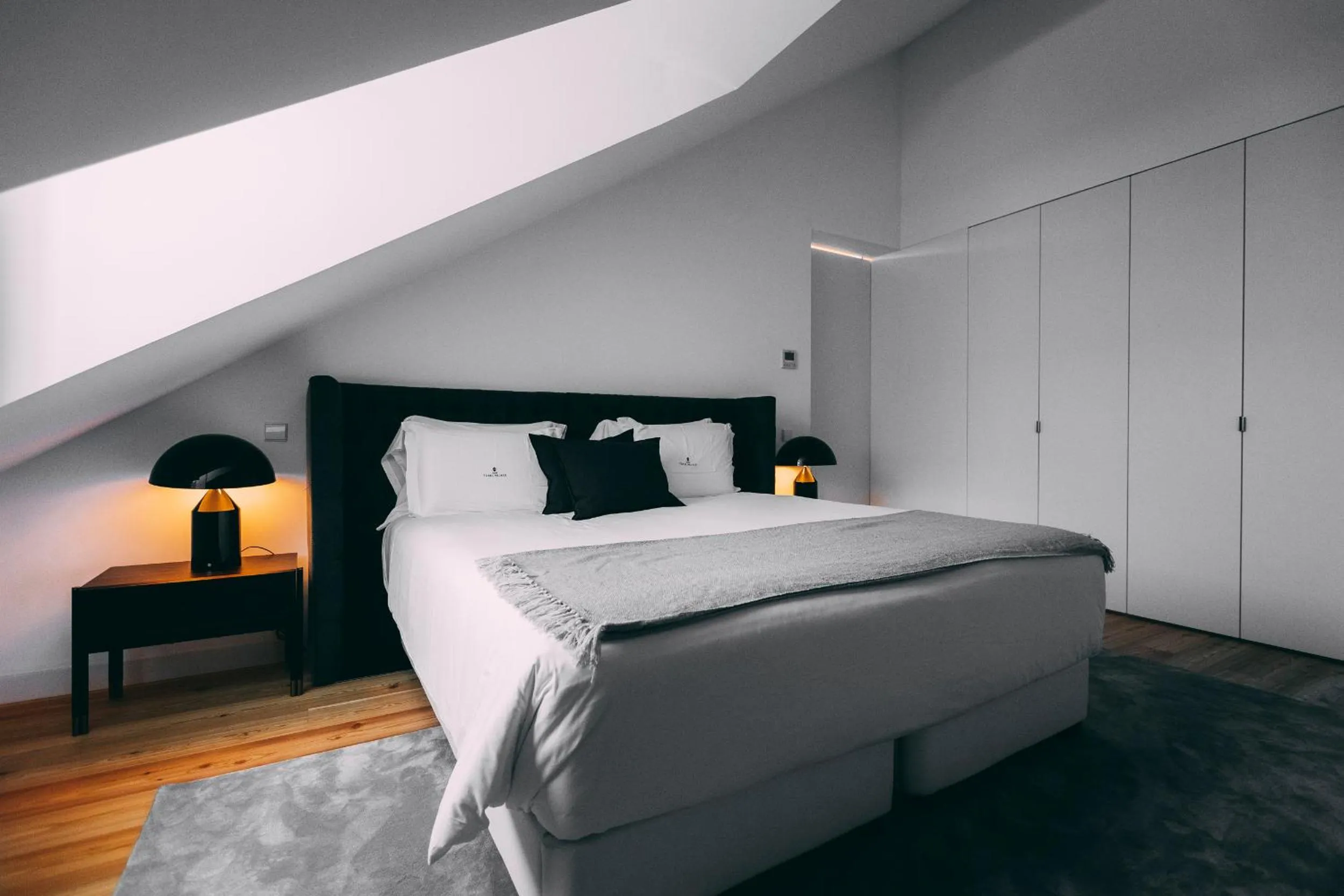 Bedroom, Bed in Torel Palace Lisbon