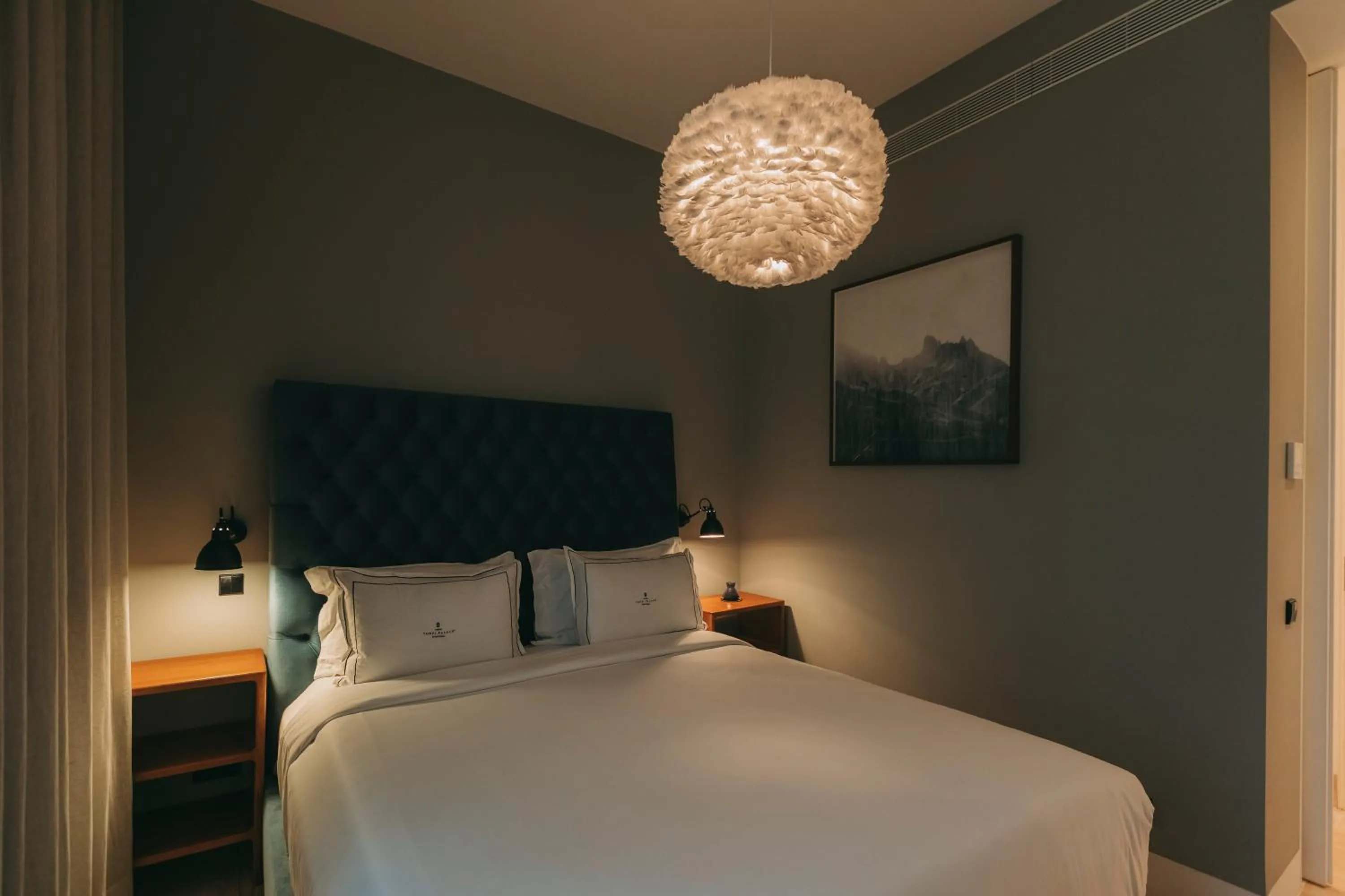 Bedroom, Bed in Torel Palace Lisbon