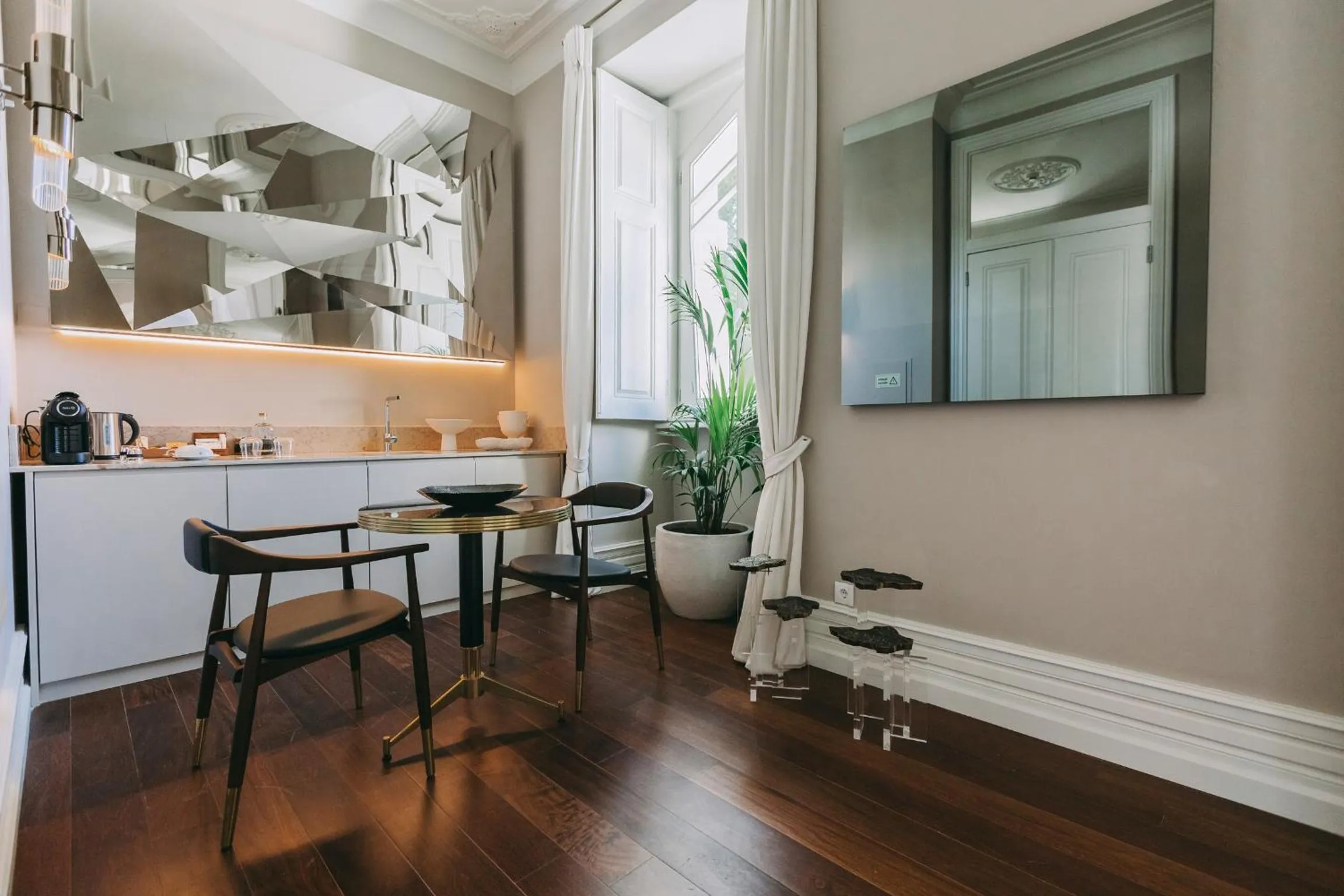 Coffee/tea facilities in Torel Palace Lisbon