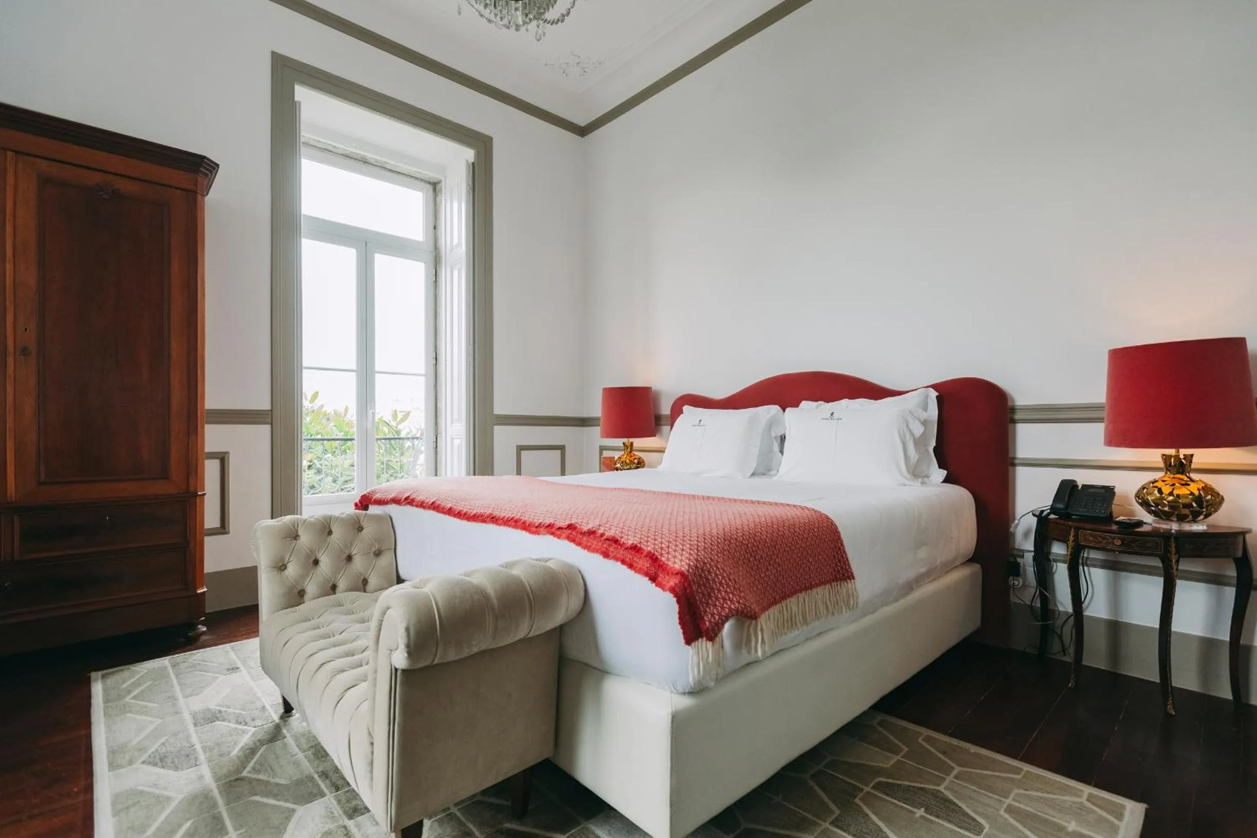 Bedroom, Bed in Torel Palace Lisbon