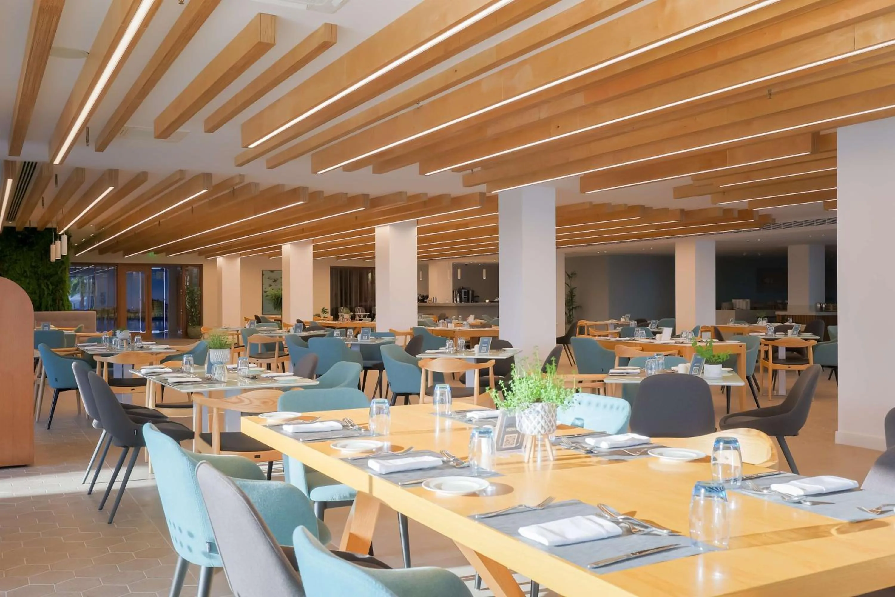 Restaurant/places to eat in Radisson Beach Resort Larnaca