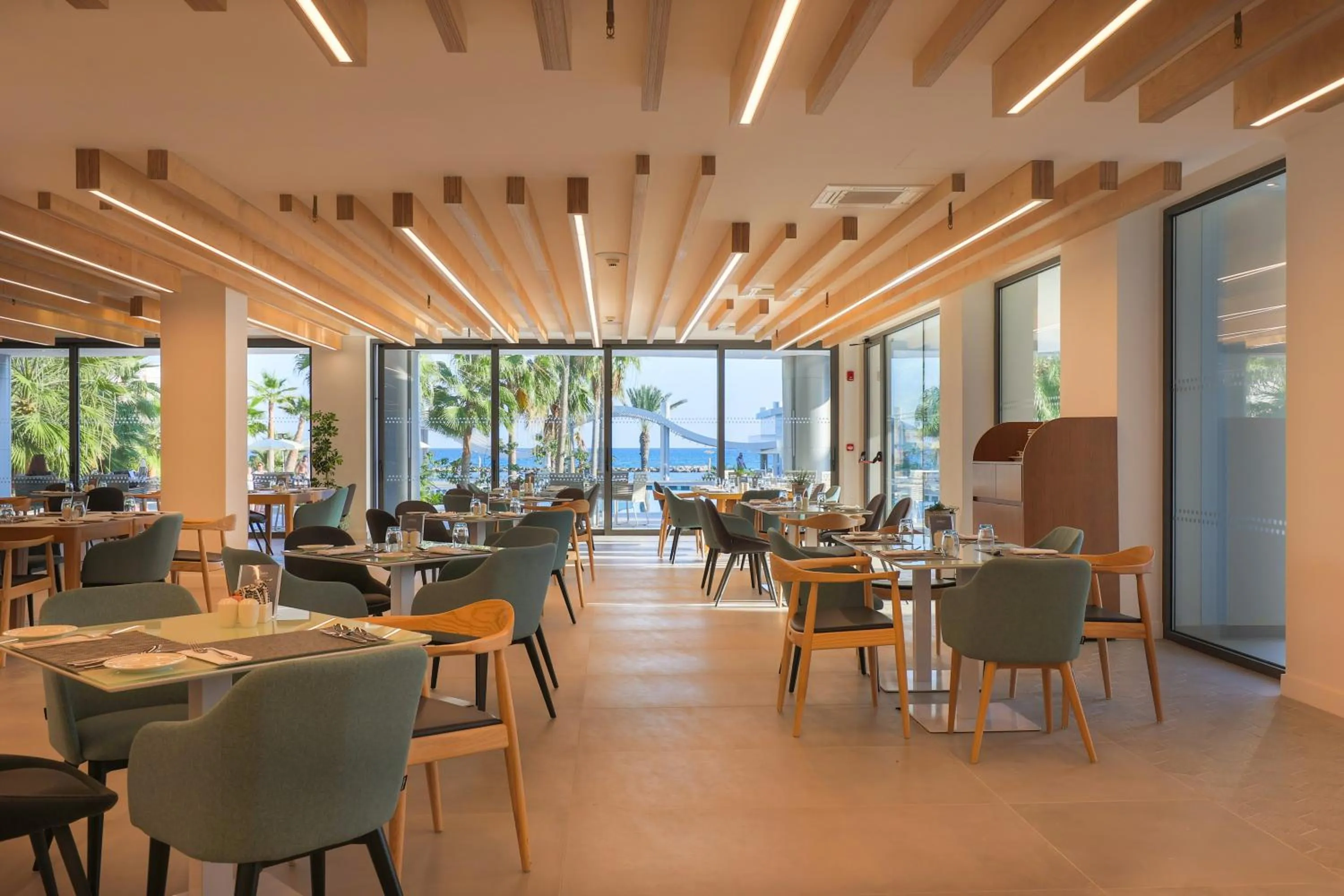 Restaurant/places to eat in Radisson Beach Resort Larnaca